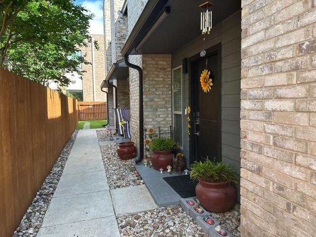 2718 Old Field Drive #101 — photo