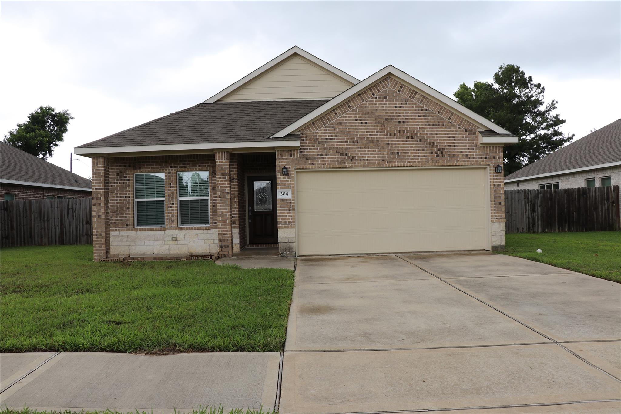 304 Carlos Leal Drive — photo