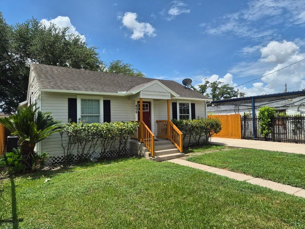 806 Gale Street — photo