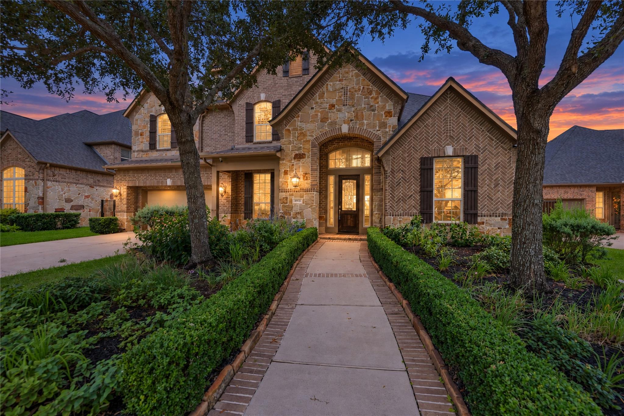 6915 Mountain Creek Lane — photo
