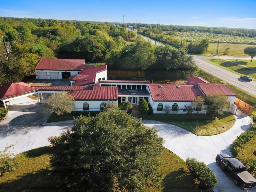 7110 W Mockingbird Lane — photo