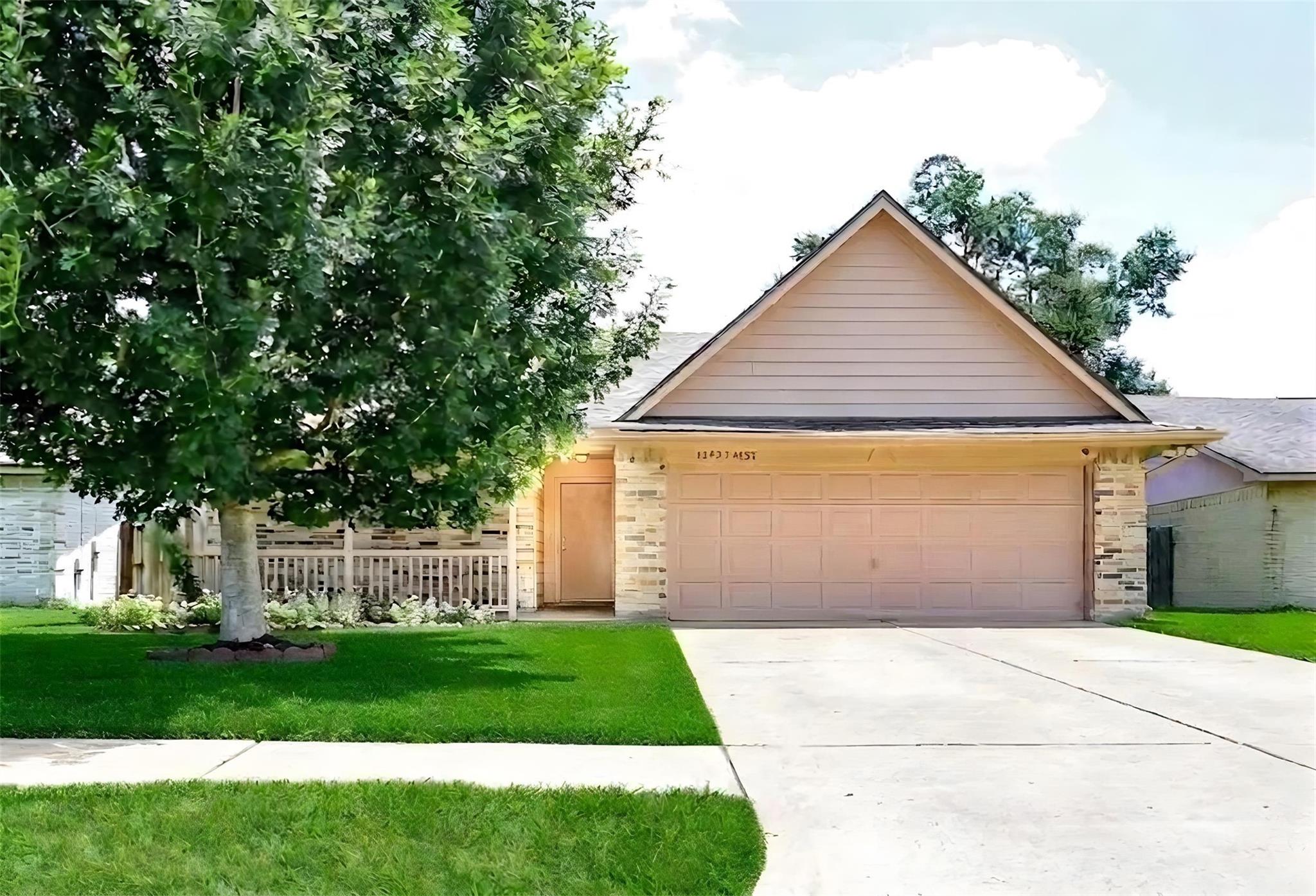16923 Enchanted Circle W — photo