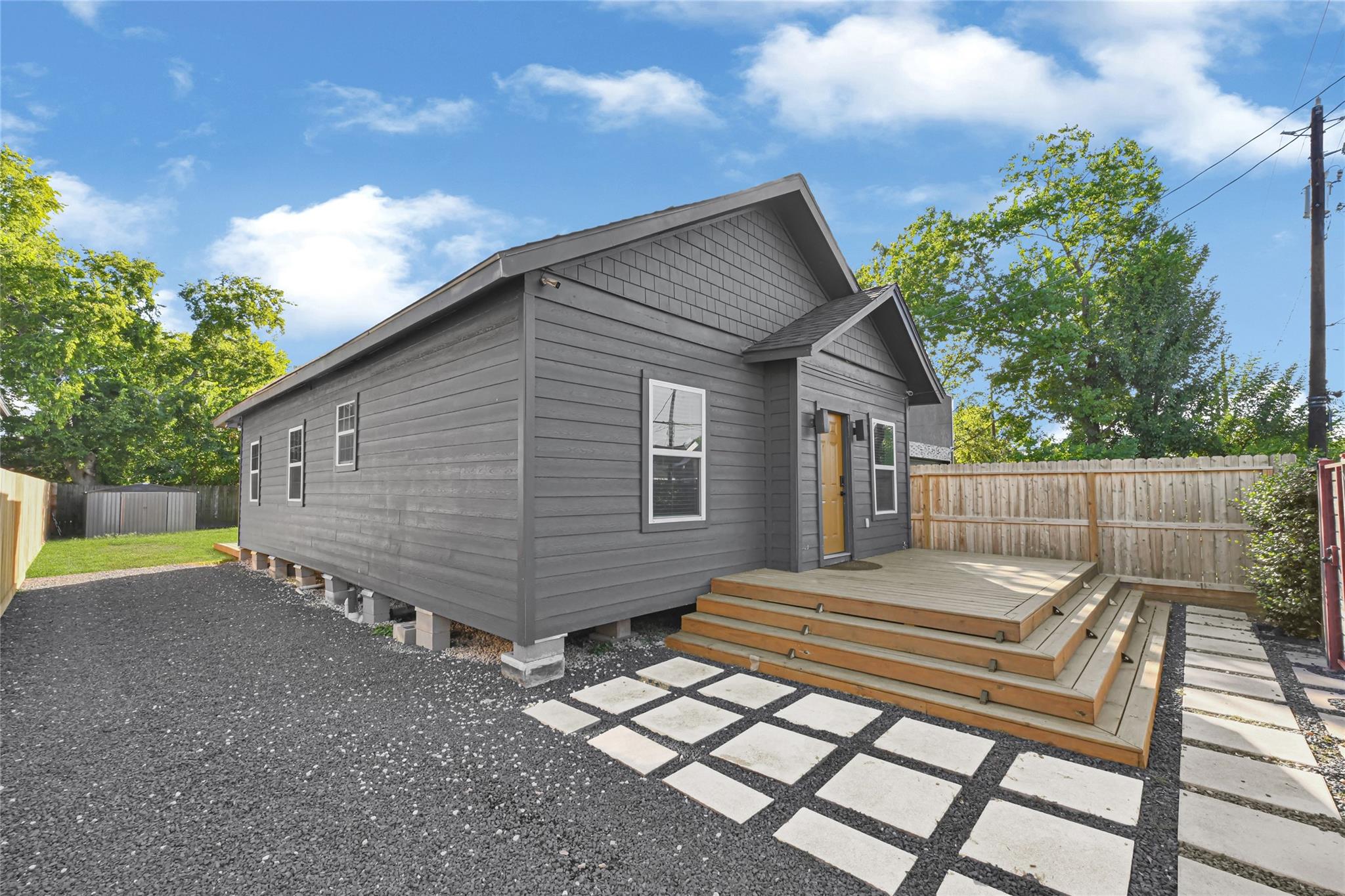 3412 Simmons Street — photo