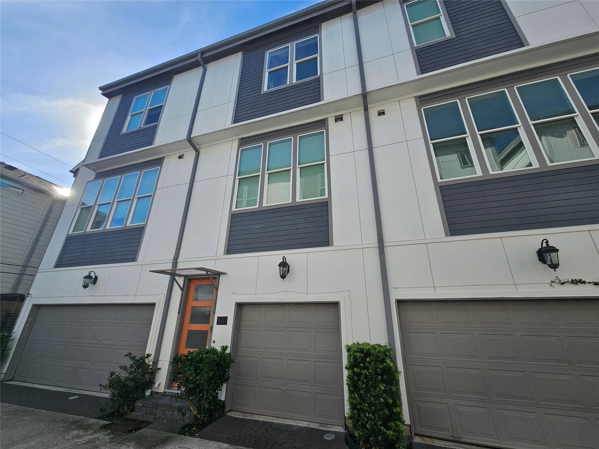 9633 Riddlewood Lane — photo