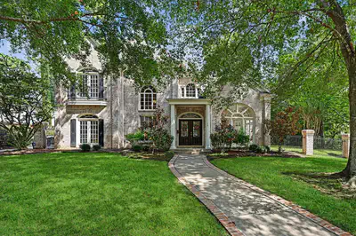 10 Sandalwood Drive — photo