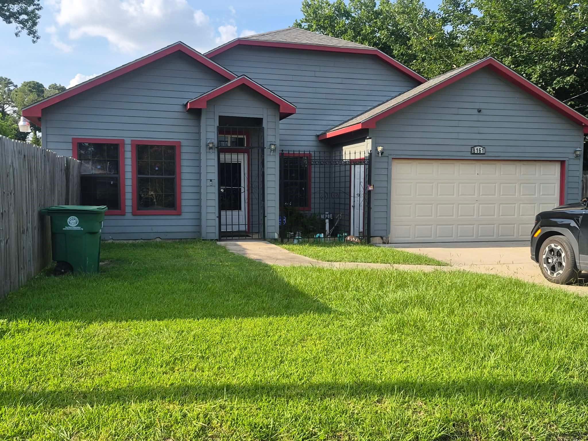 8161 Snowden Street — photo