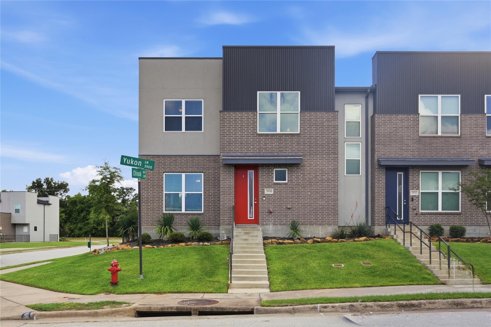 3934 Yukon Lane — photo