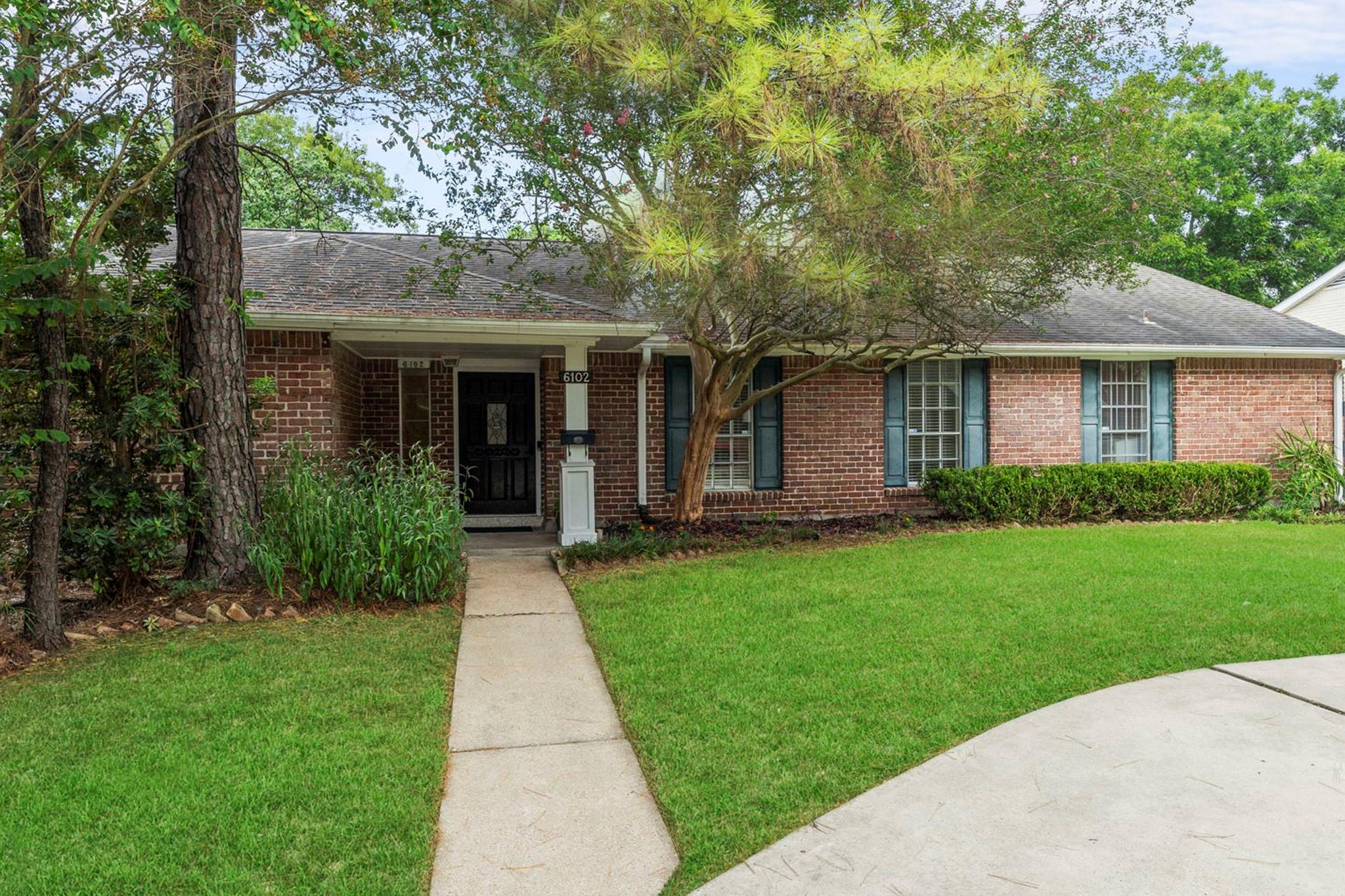 6102 Redding Road — photo