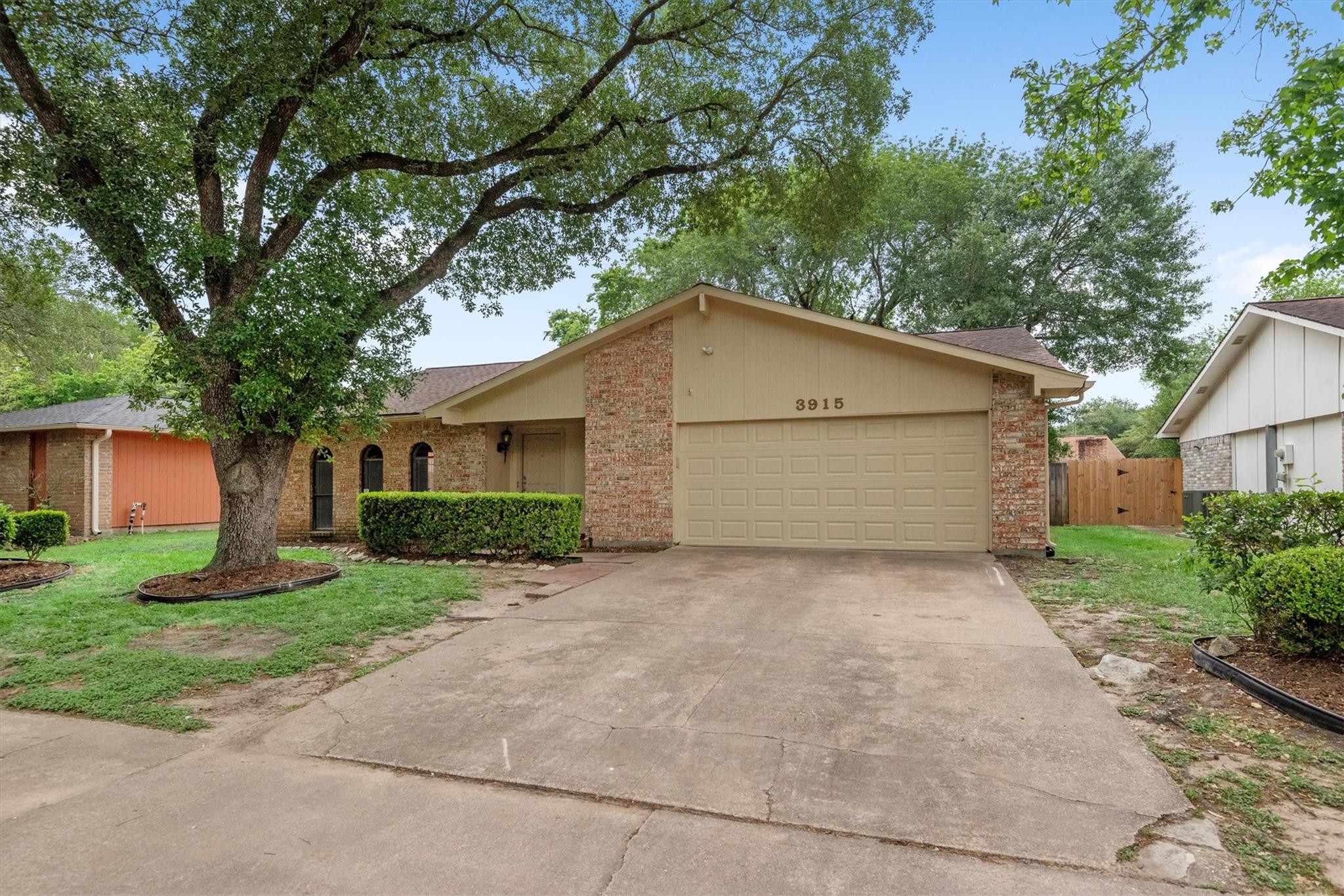 3915 Lost Oak Drive, Spring, TX 77388 — photo 2