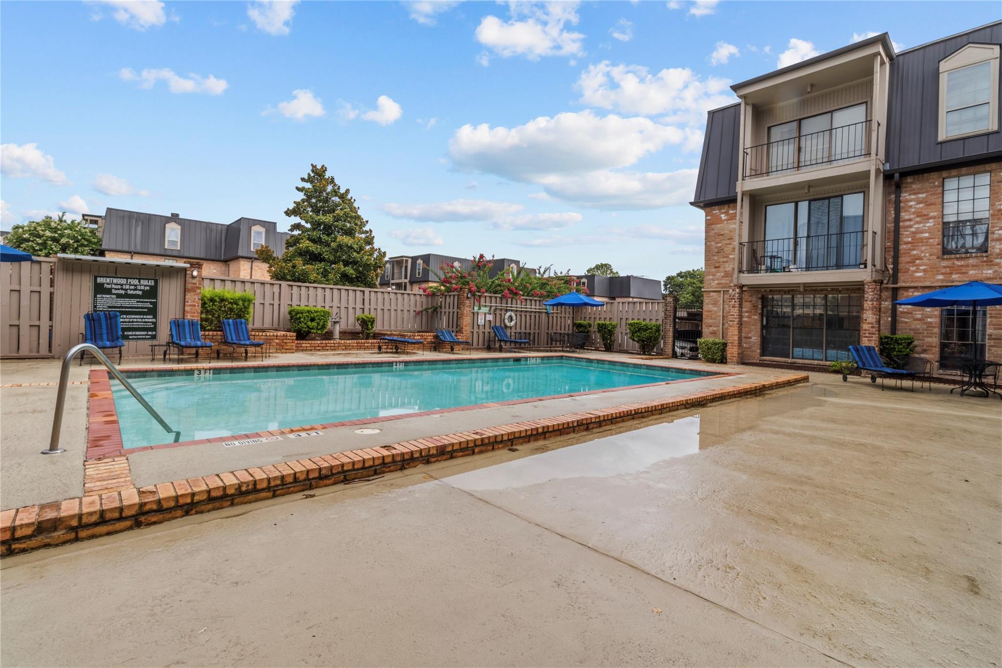 2400 N Braeswood Boulevard #123 — photo