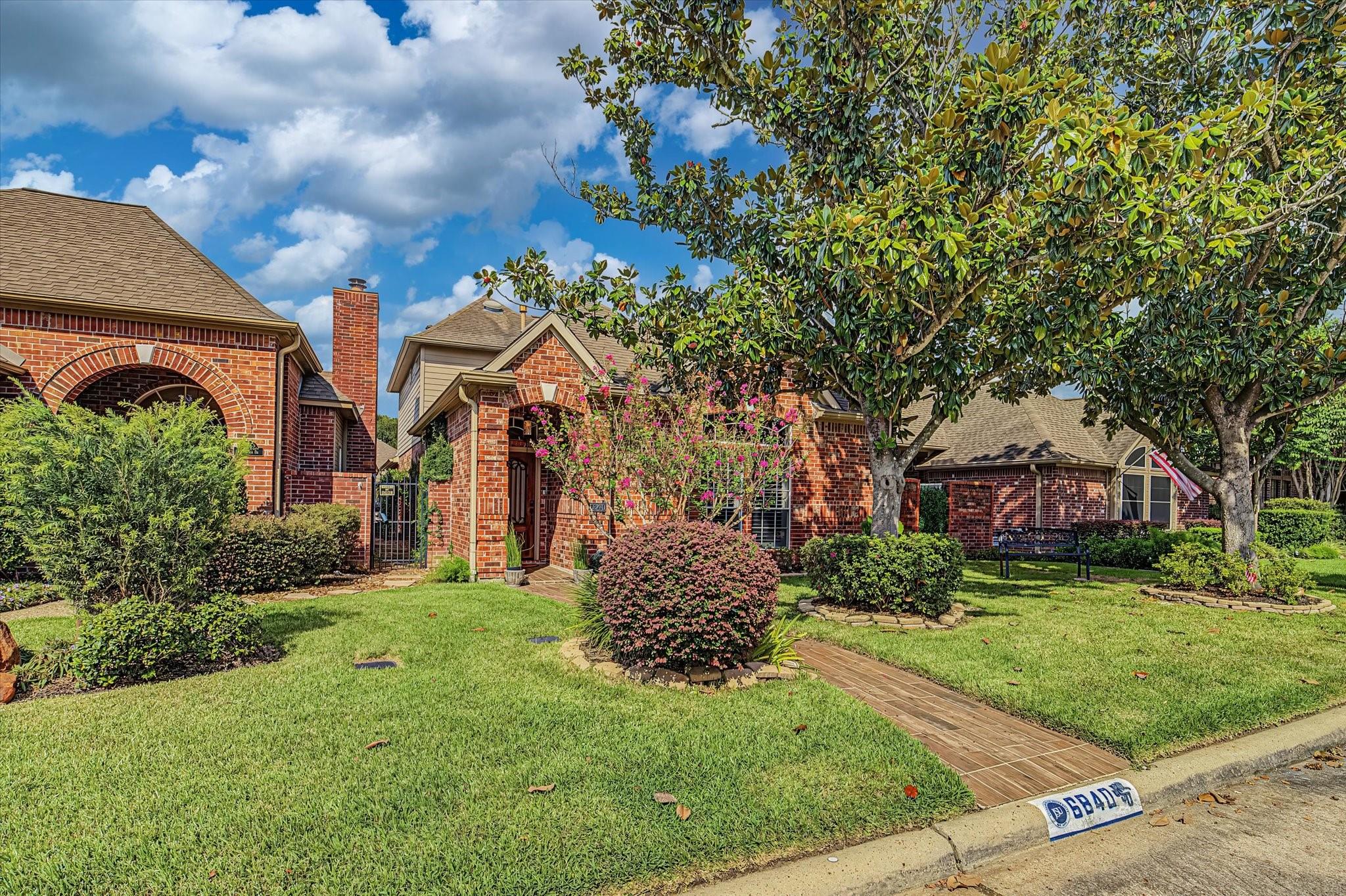 6840 Queensclub Drive — photo