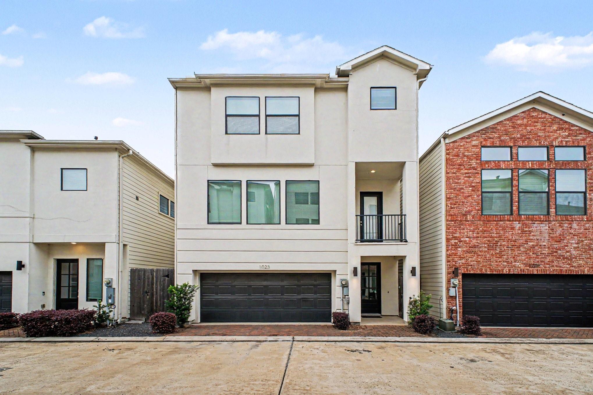 1023 Green Kensington Drive — photo