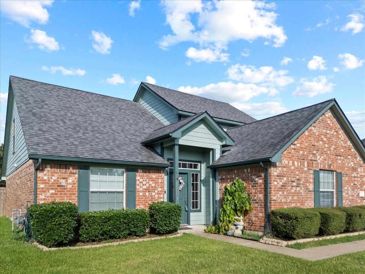 8018 Dogwood Court — photo