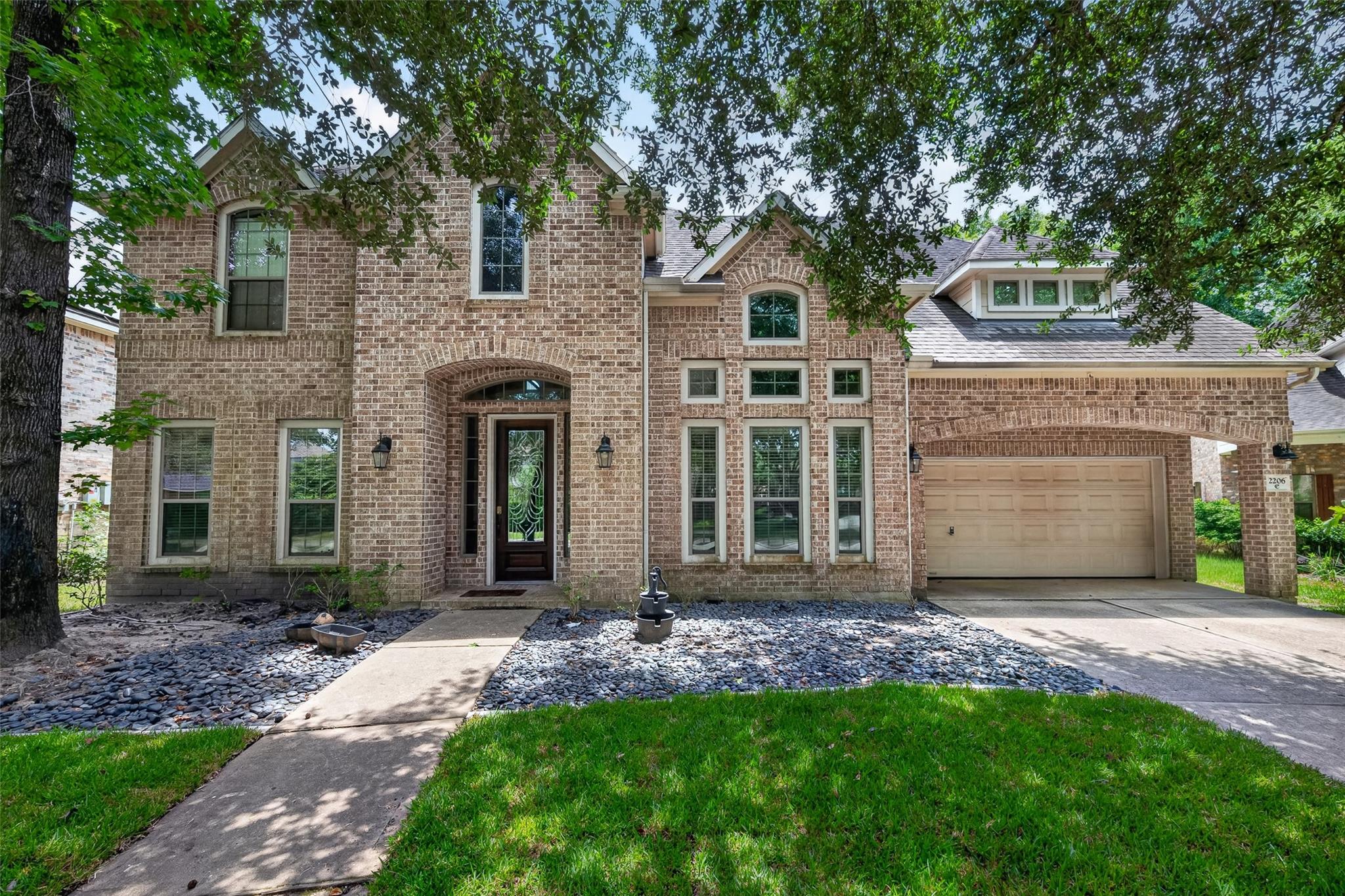 2206 Montclair Oaks Lane — photo