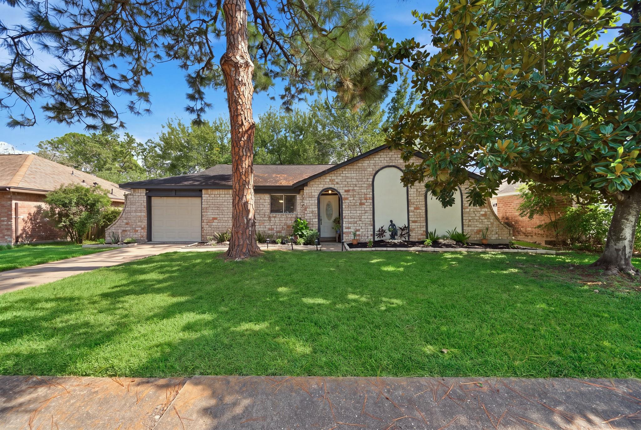 12510 White Plains Drive — photo
