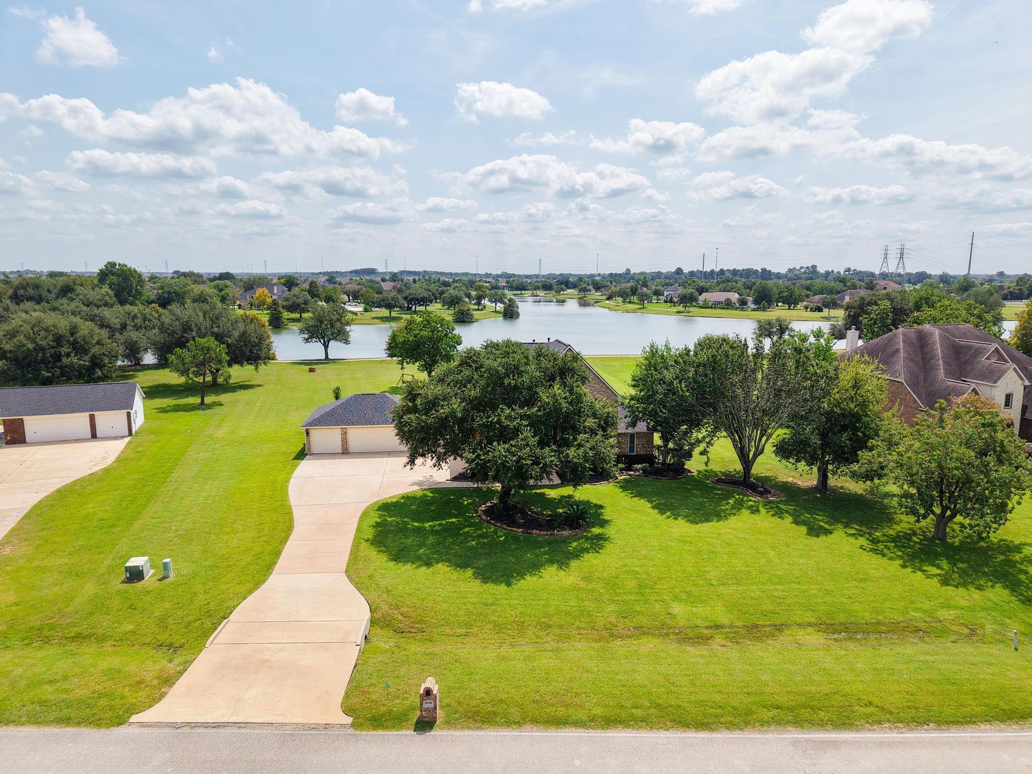 20318 Stone Lake Circle — photo