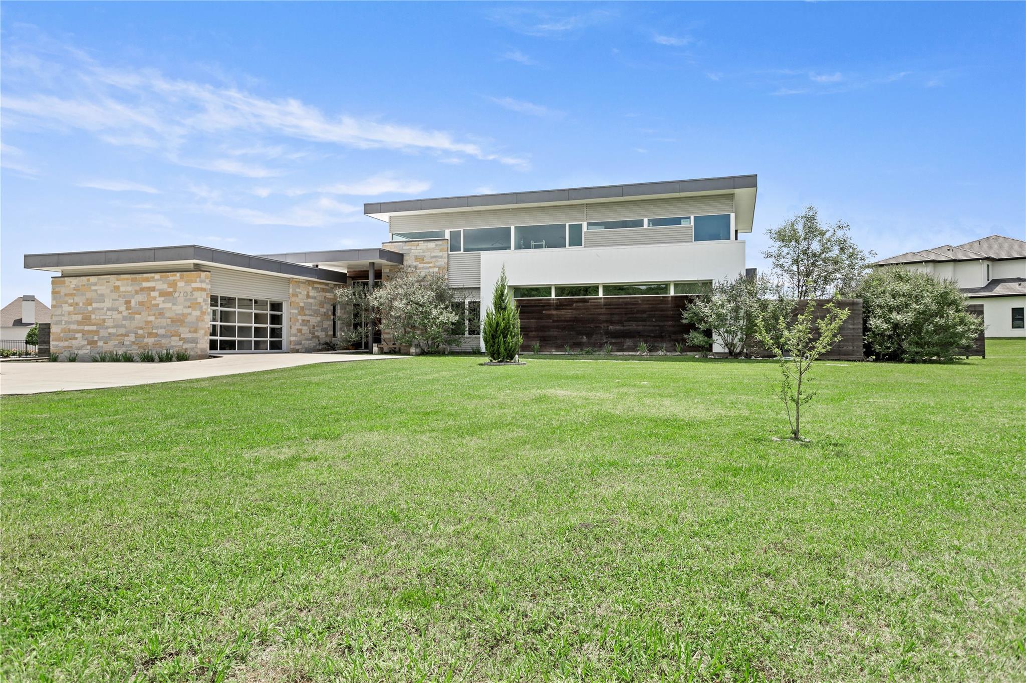 7705 N Peninsula Drive — photo
