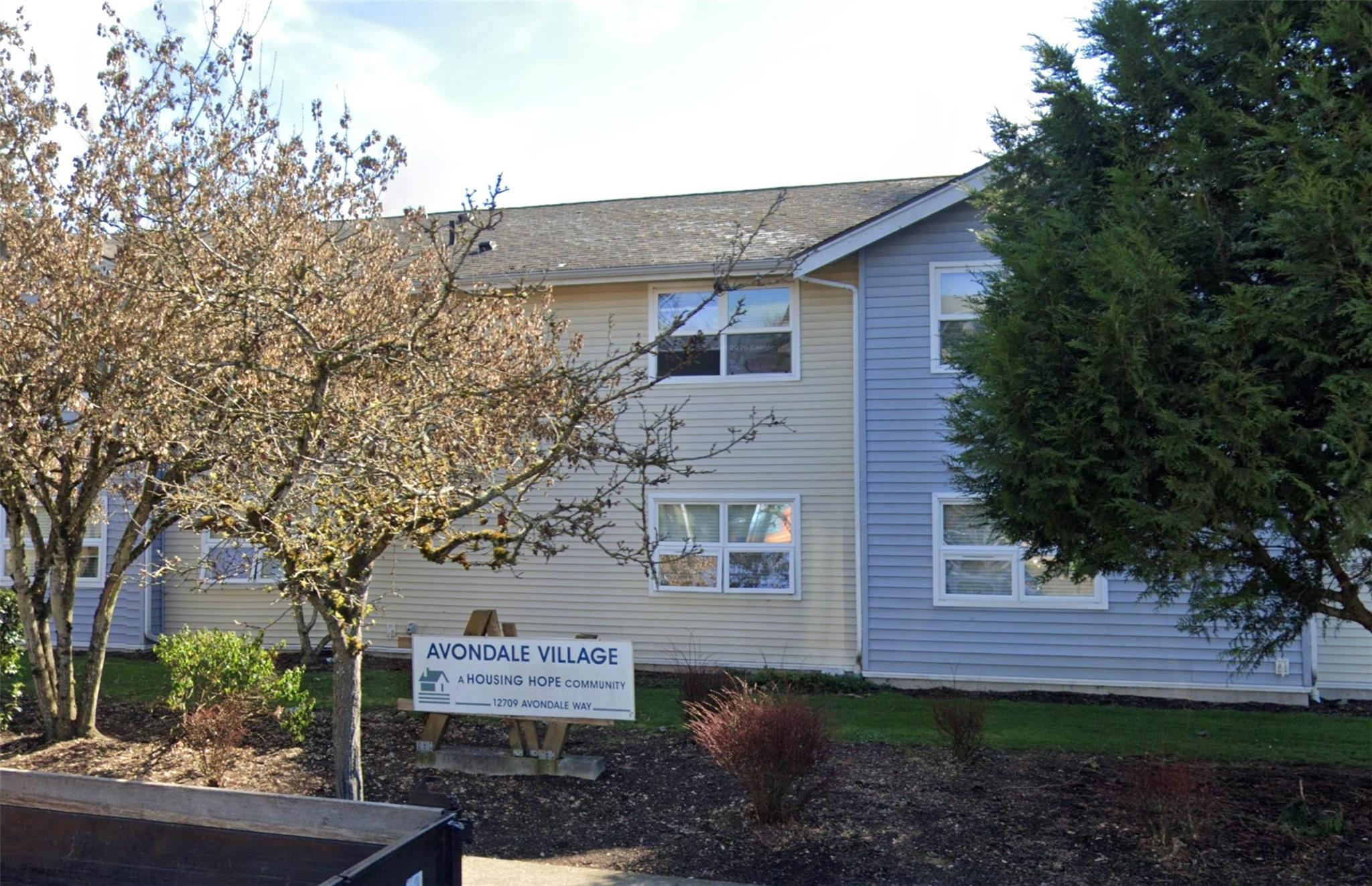 12709 Avondale Way — photo