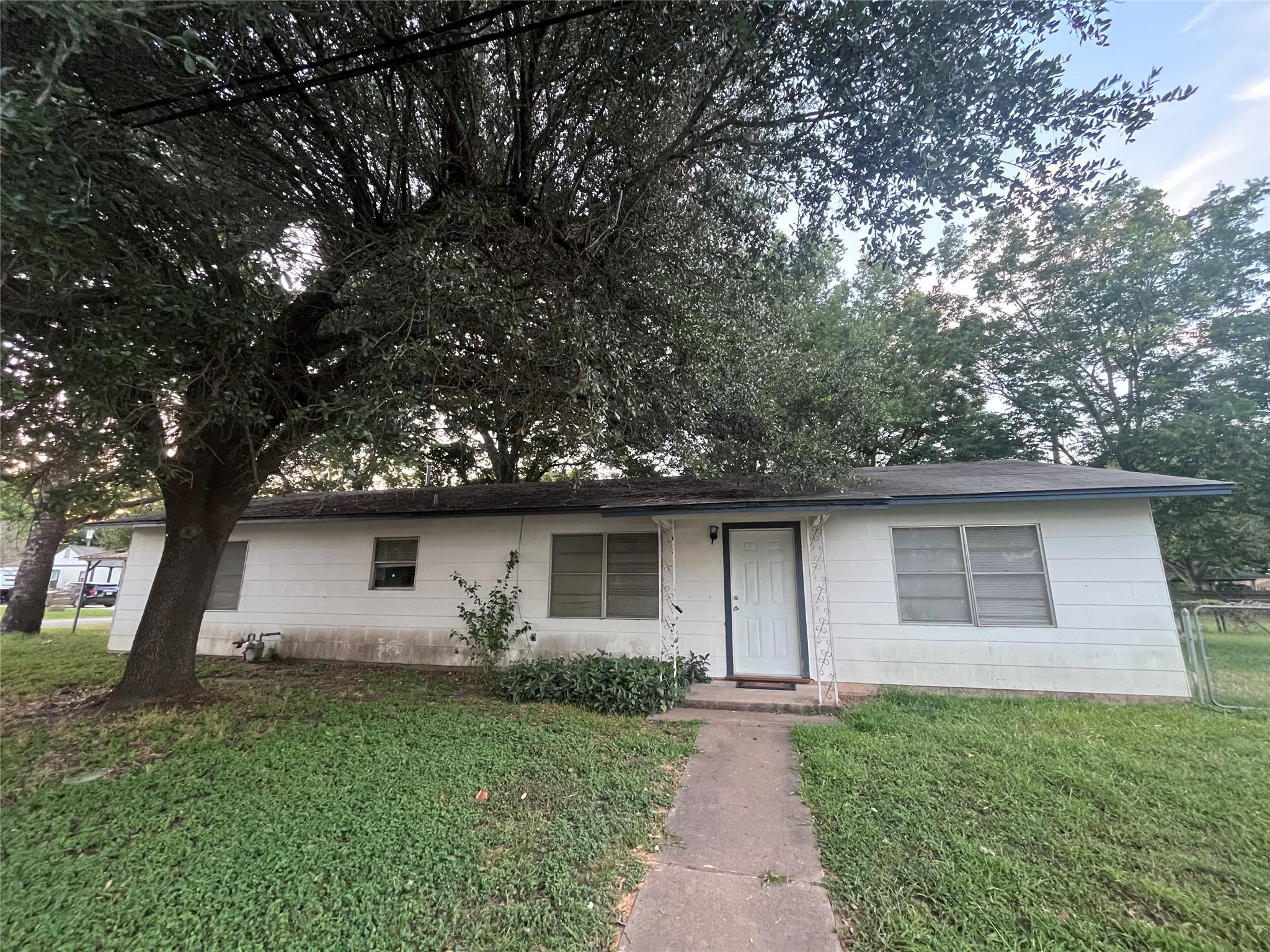 114 Irwin — photo