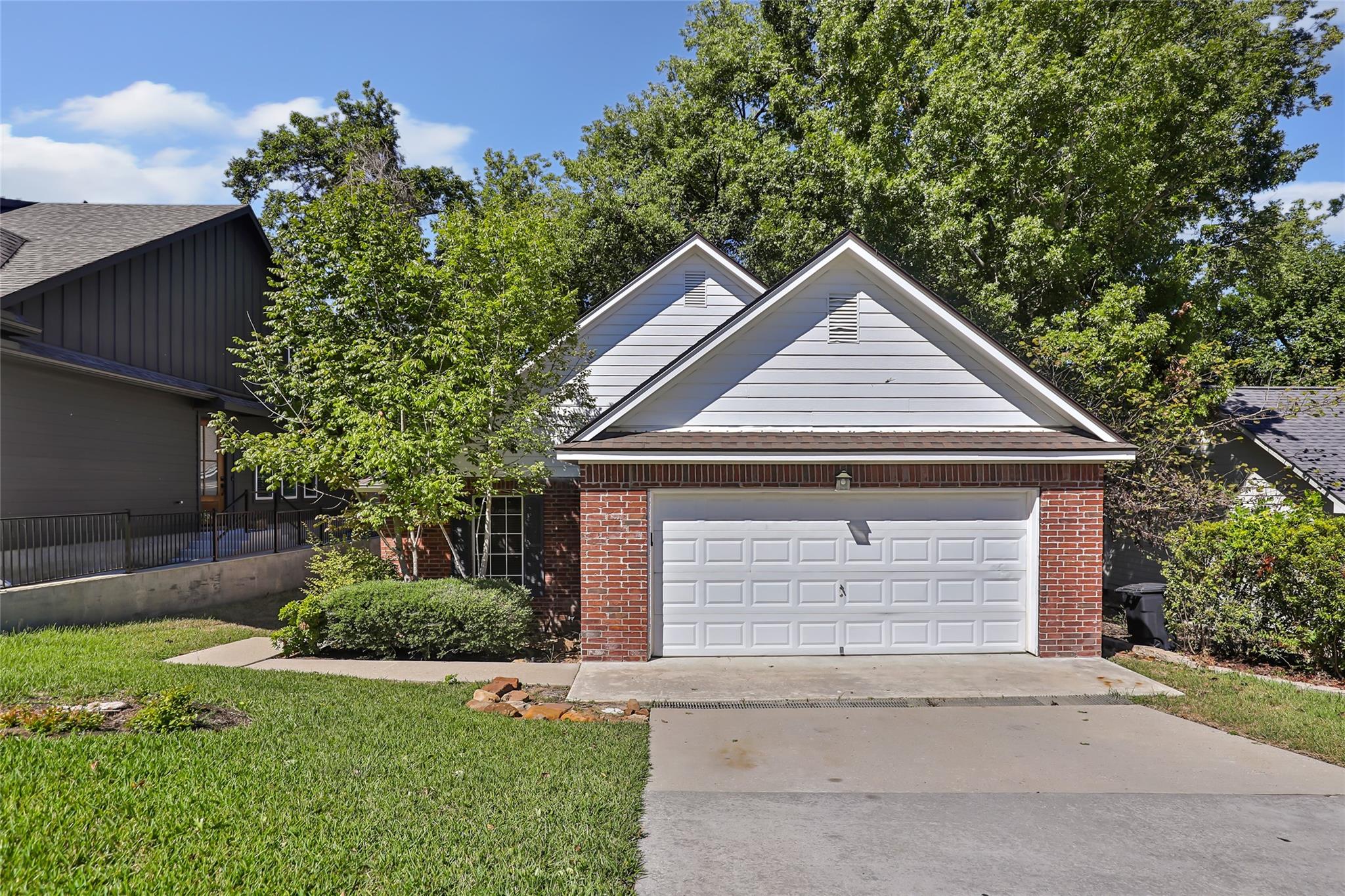 108 Harbour Town Circle — photo