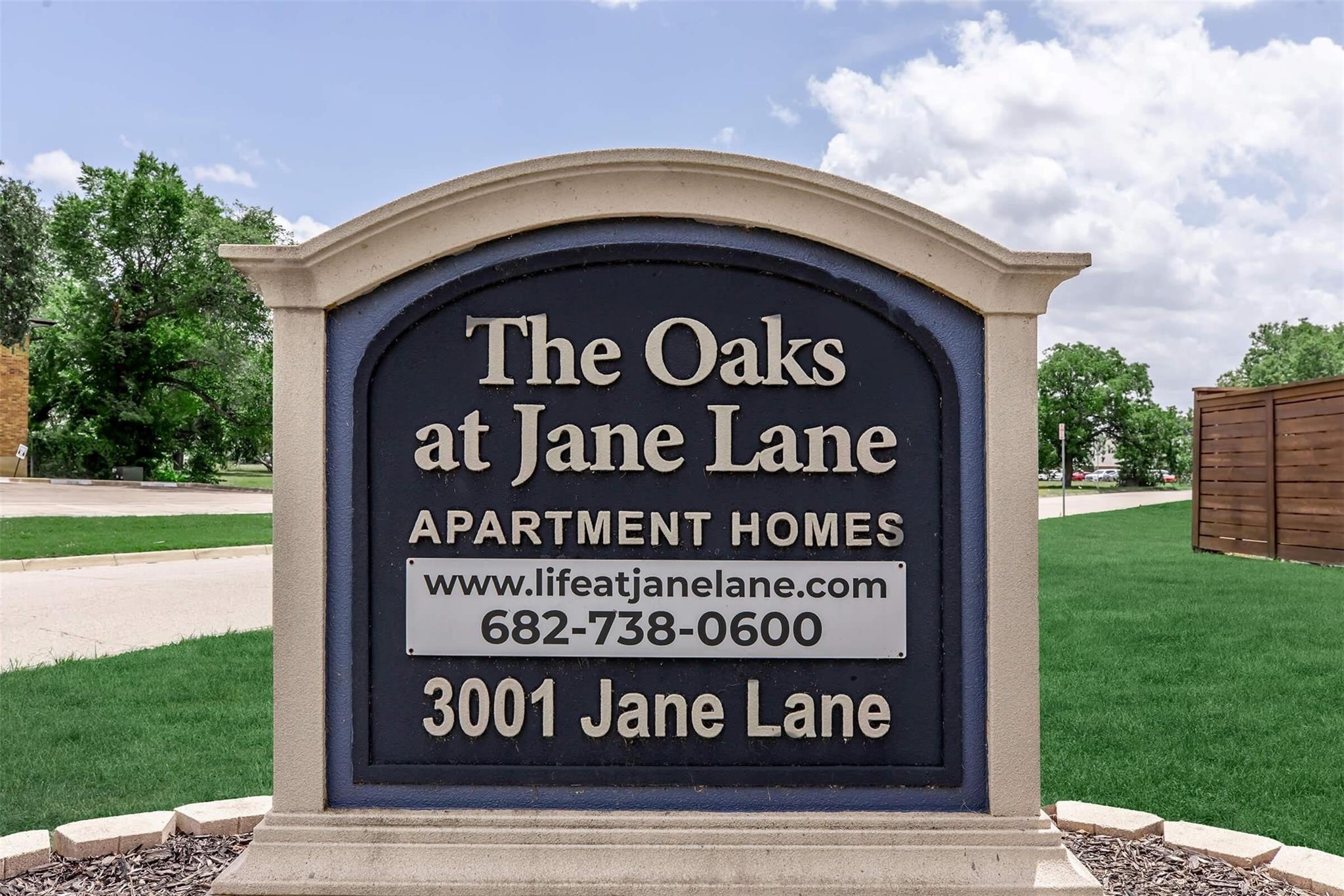 3001 Jane Lane #806 — photo