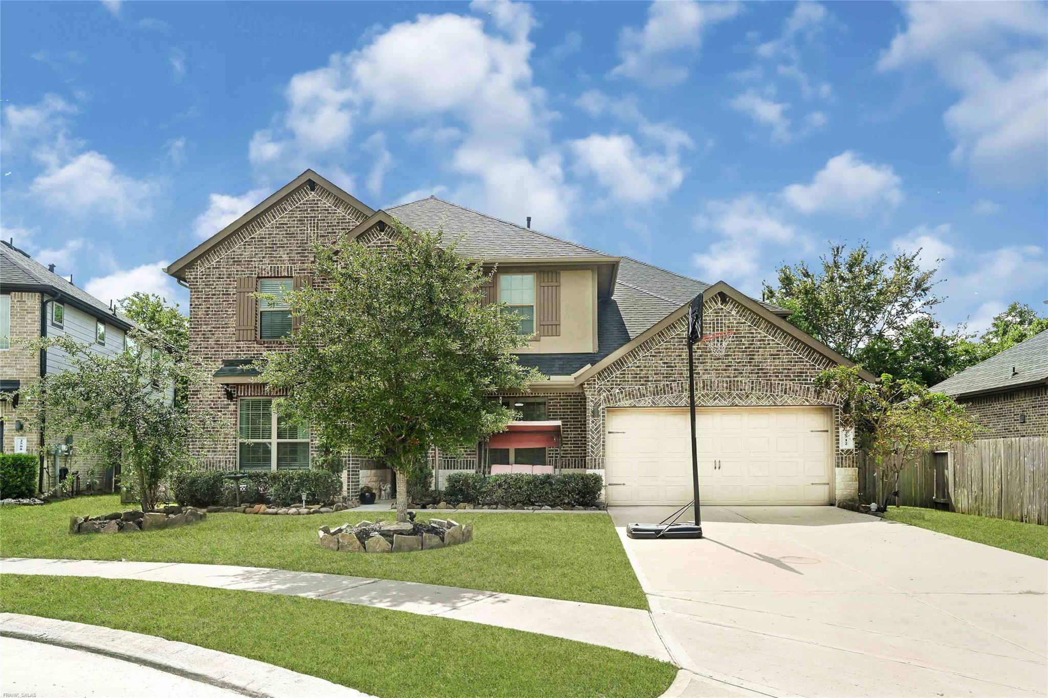 2512 Ravenna Court — photo