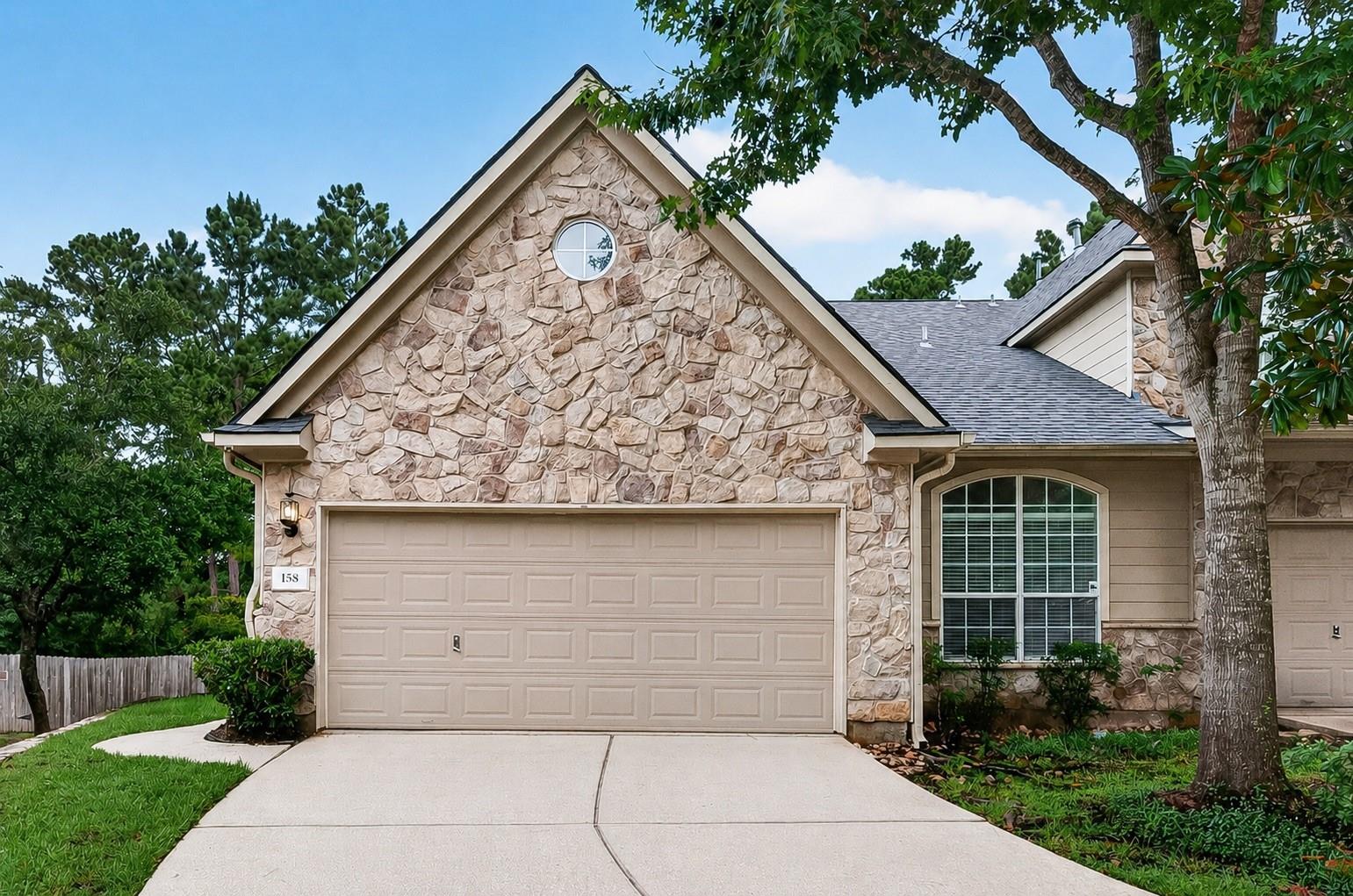 158 N Valley Oaks Circle — photo