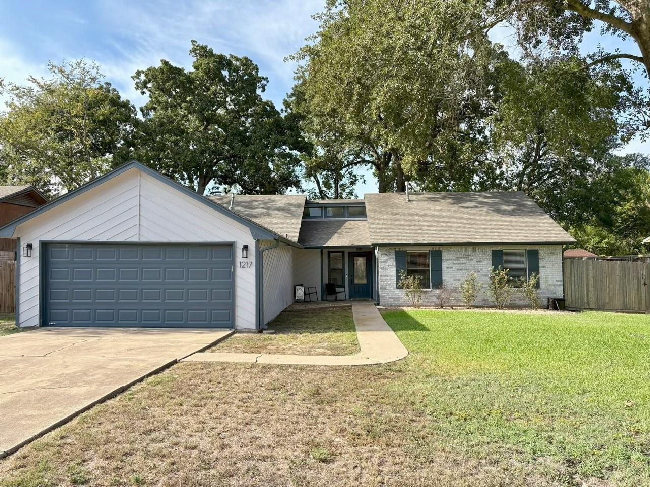 1217 Haley Place — photo