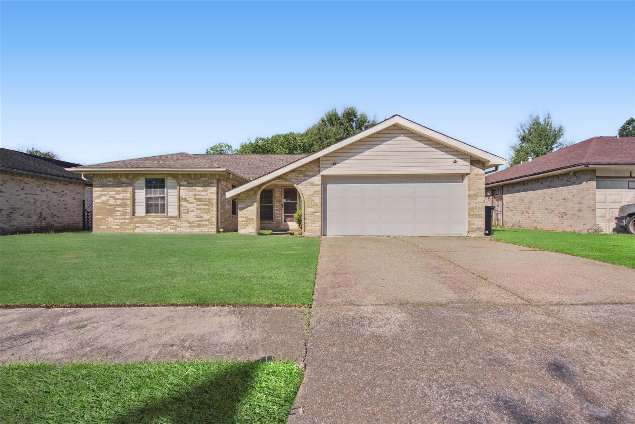 1323 Castle Glen Drive — photo