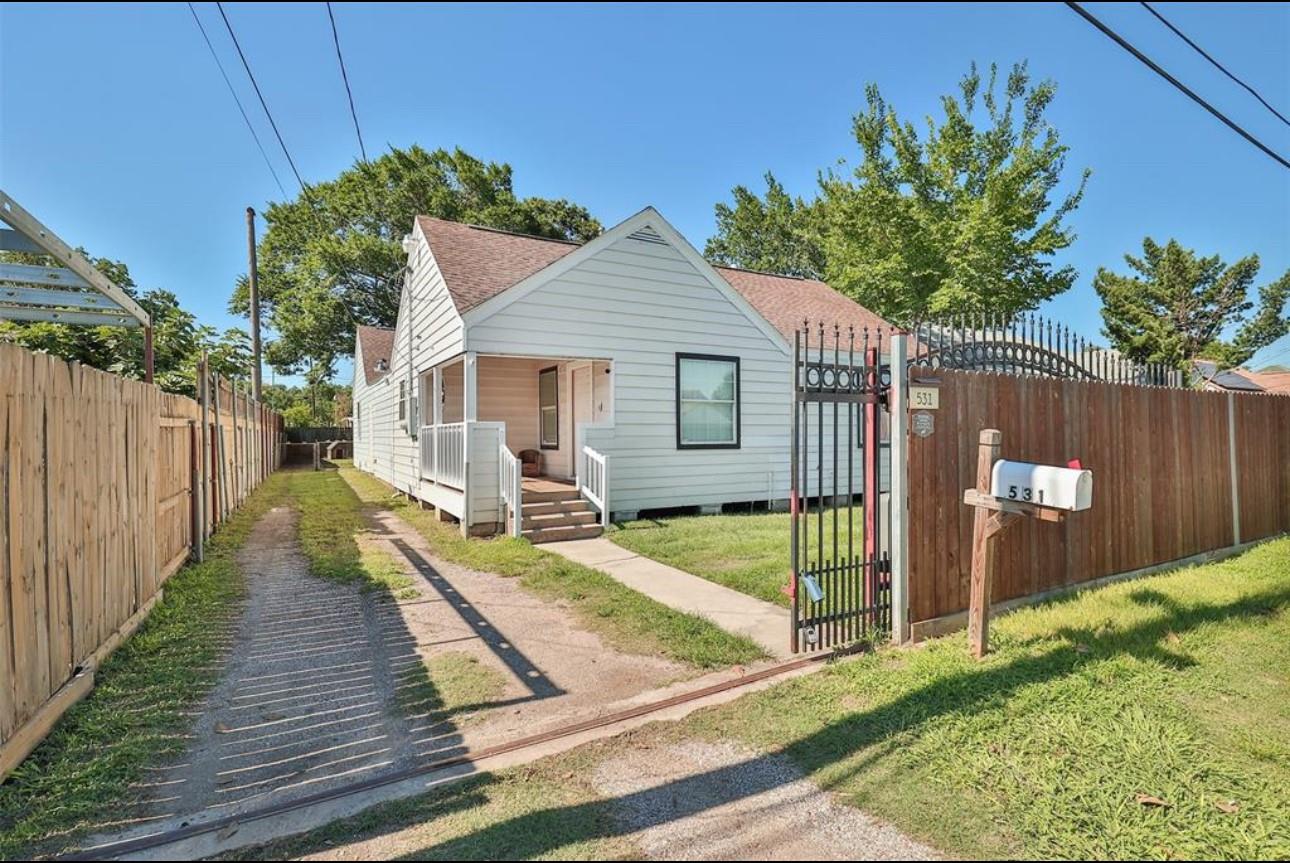 531 Dogwood Street — photo