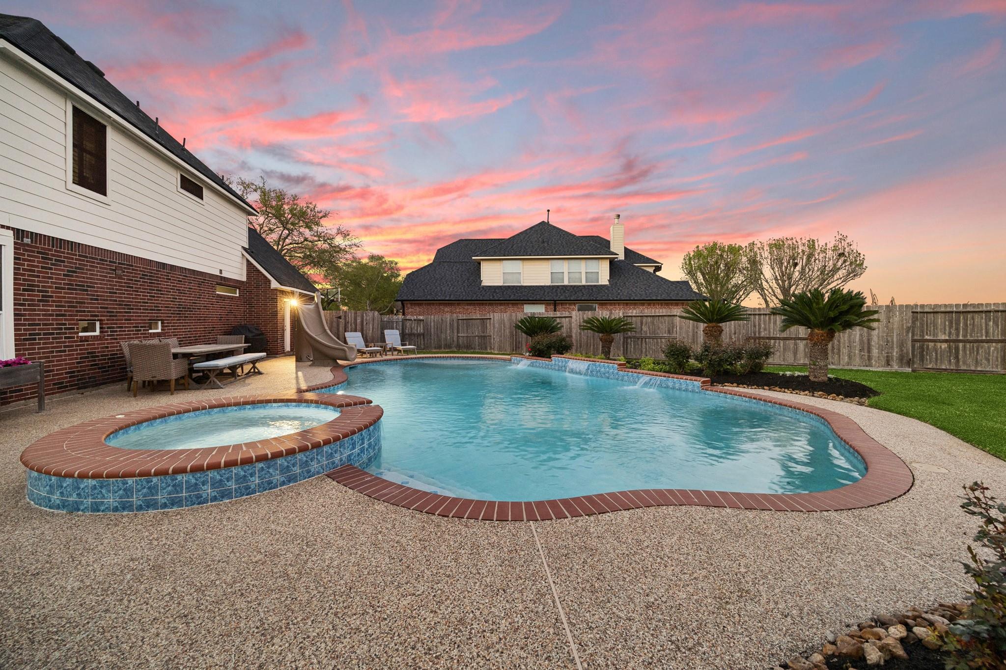 5102 Hidden Brook Ln — photo