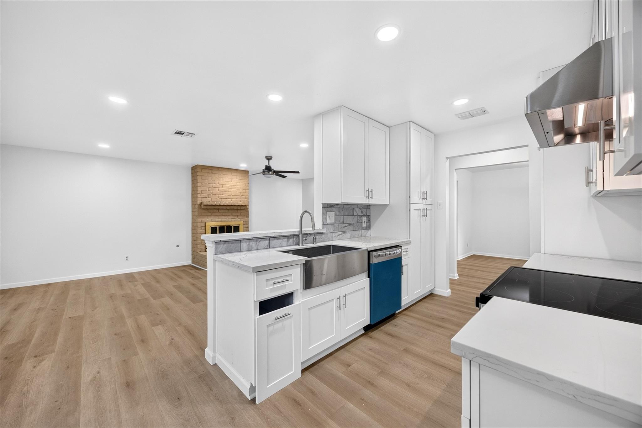 9231 Sandstone Street — photo