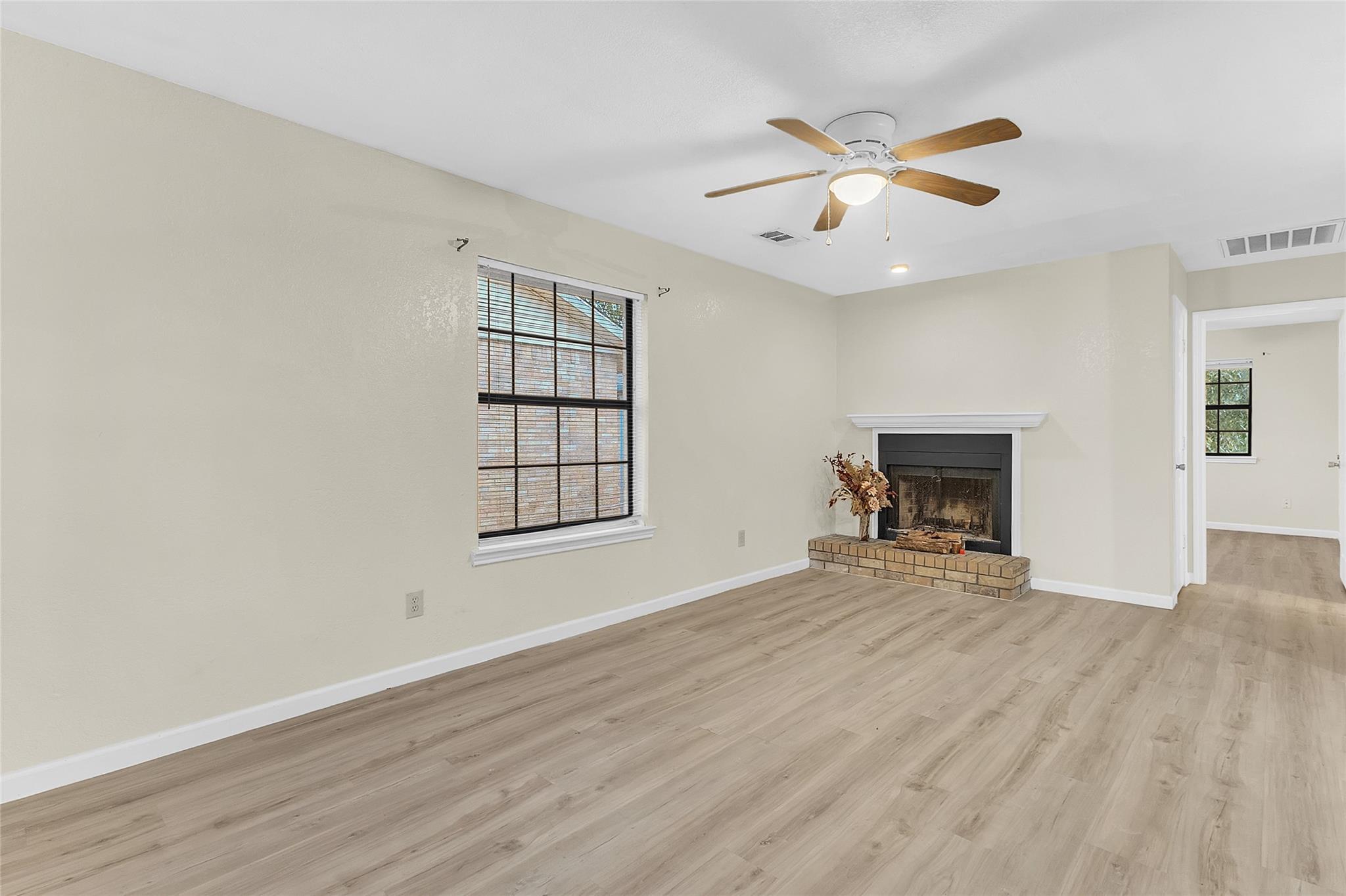 209 W Trinity Street #C — photo