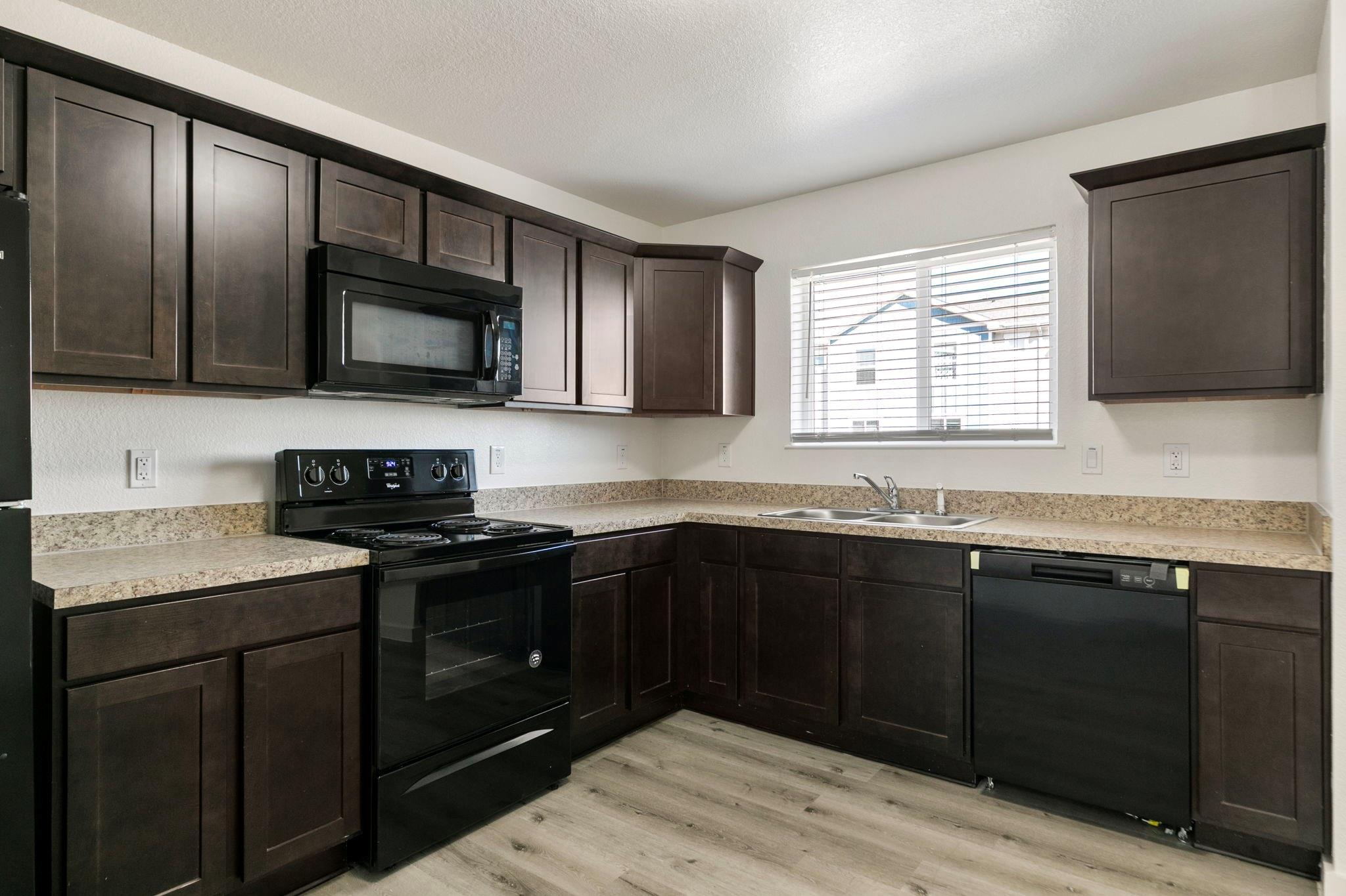 21155 Gosling Road #10B — photo