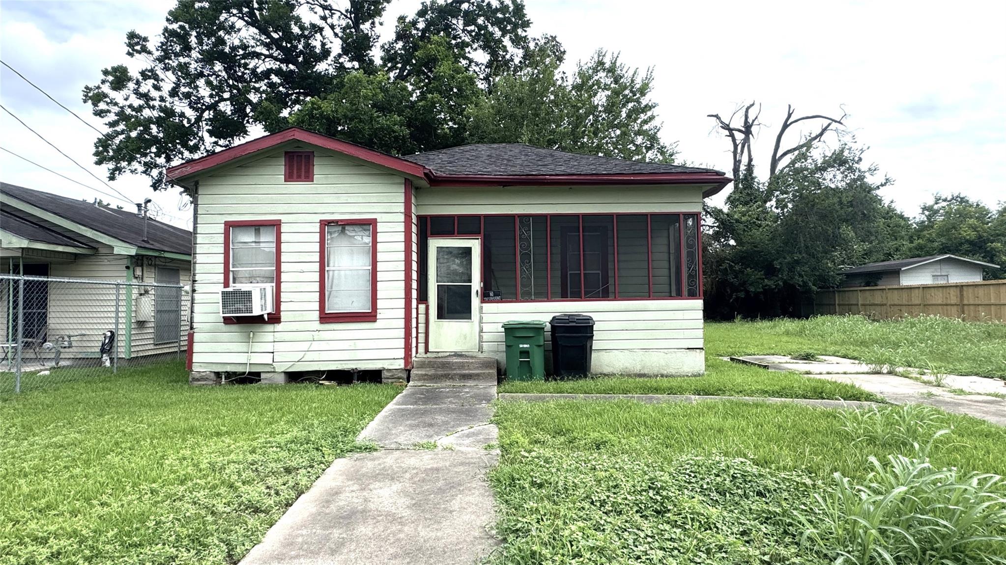 1414 E 32nd 1/2 Street — photo