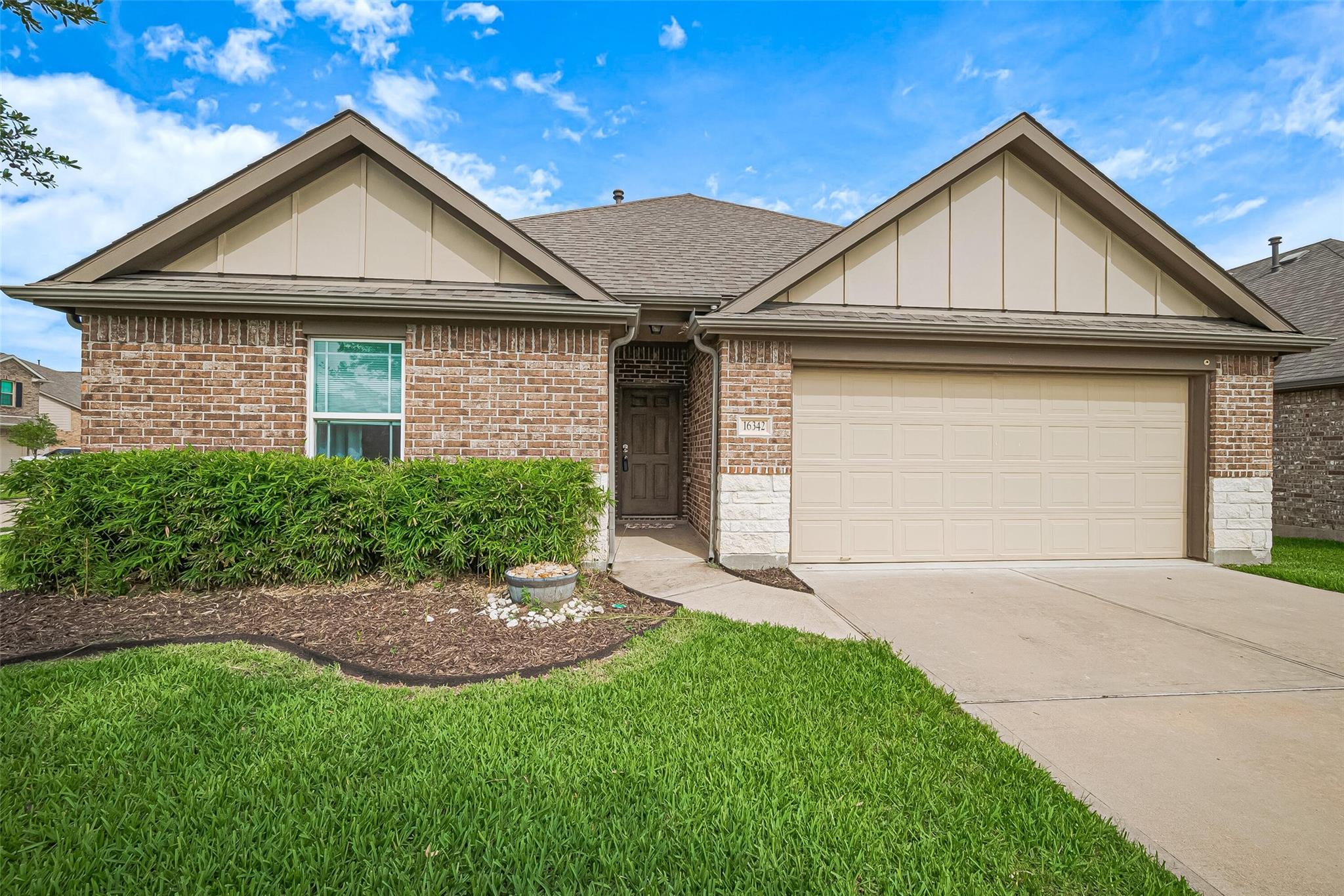 16342 Rockdale Landing Drive — photo