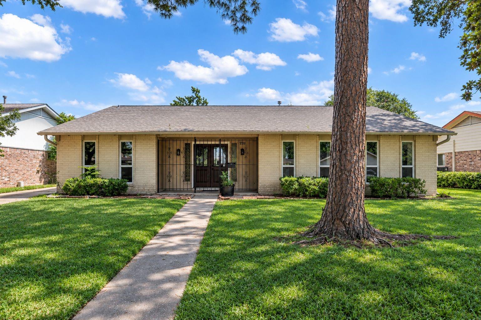 7311 Lacy Hill Drive — photo
