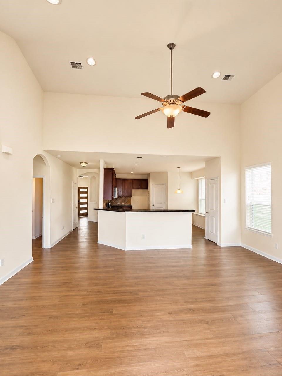 7827 Mesquite Manor Ln — photo