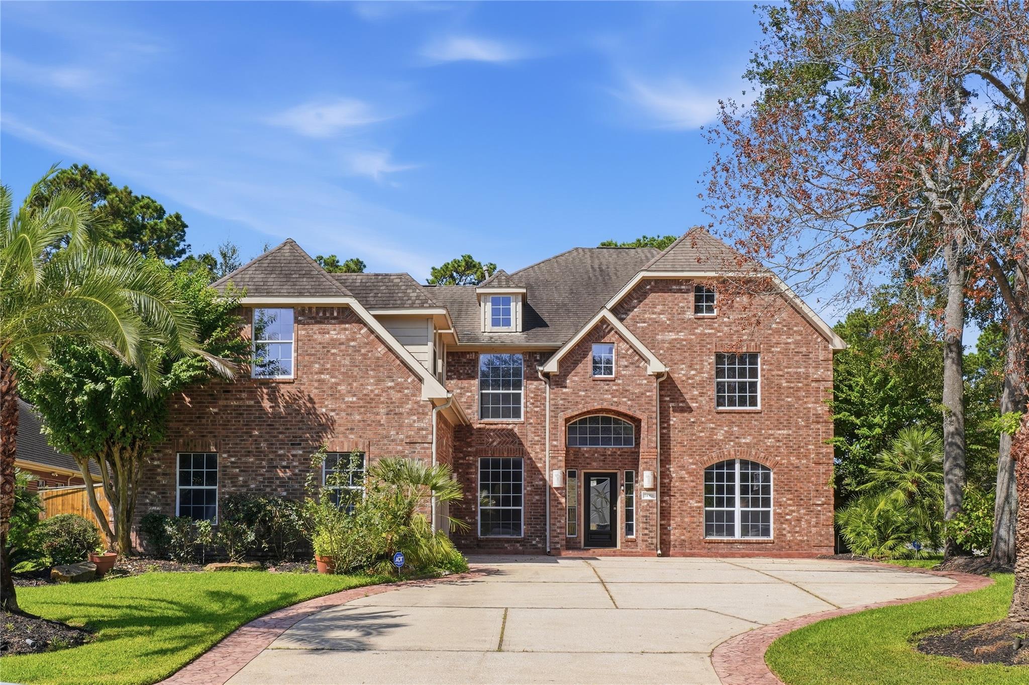 14911 Oxford Way — photo