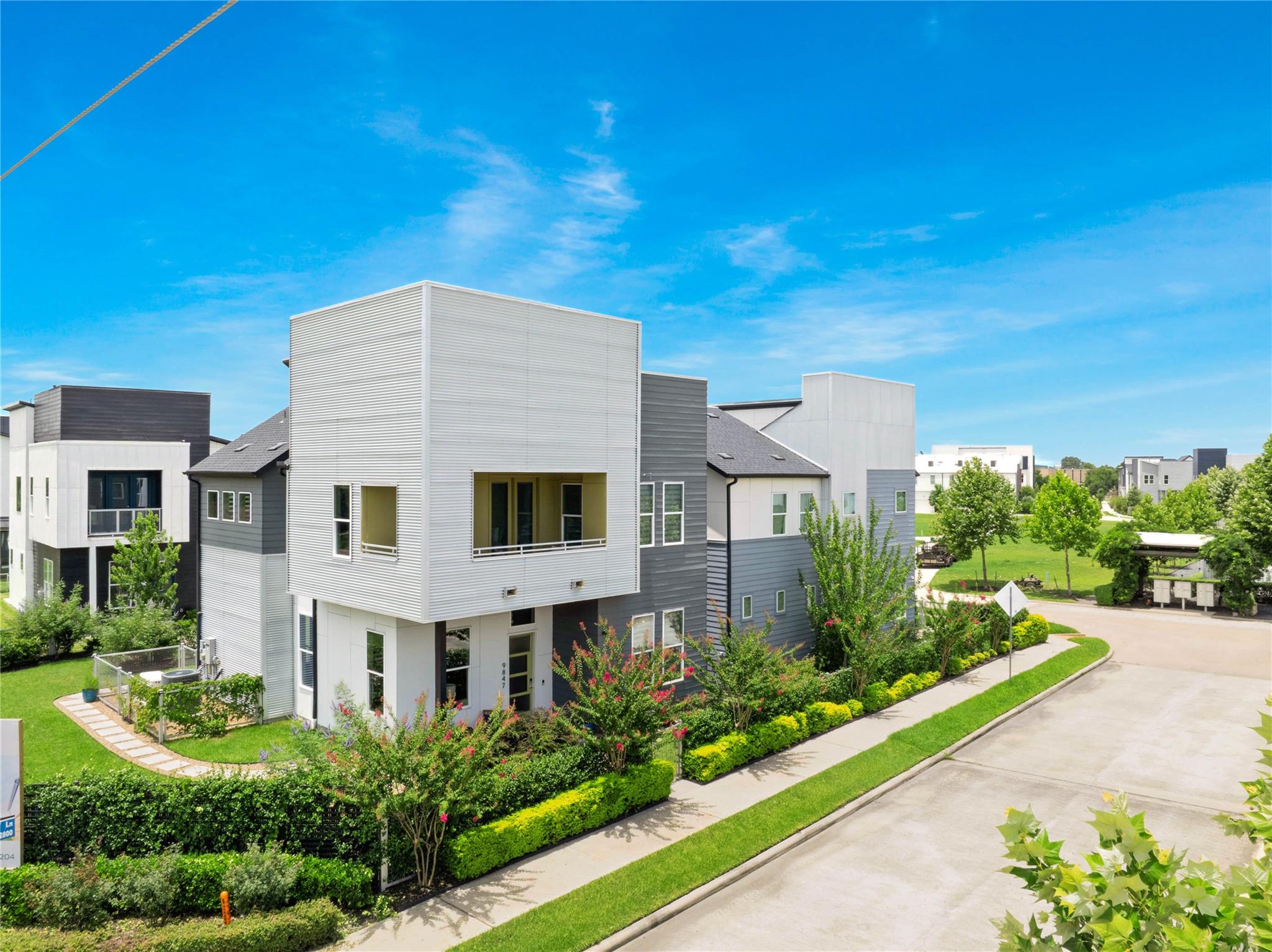 9847 Mocking Bird Hill Lane — photo