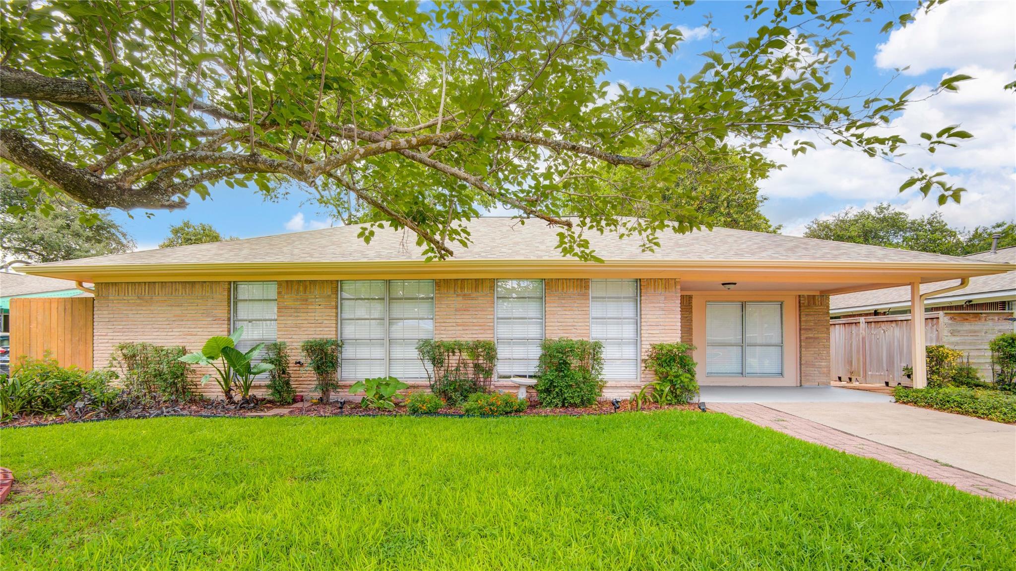 11206 Cliffwood Drive — photo