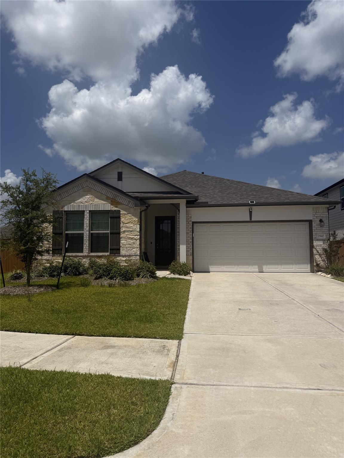 2947 Golden Dust Dr — photo