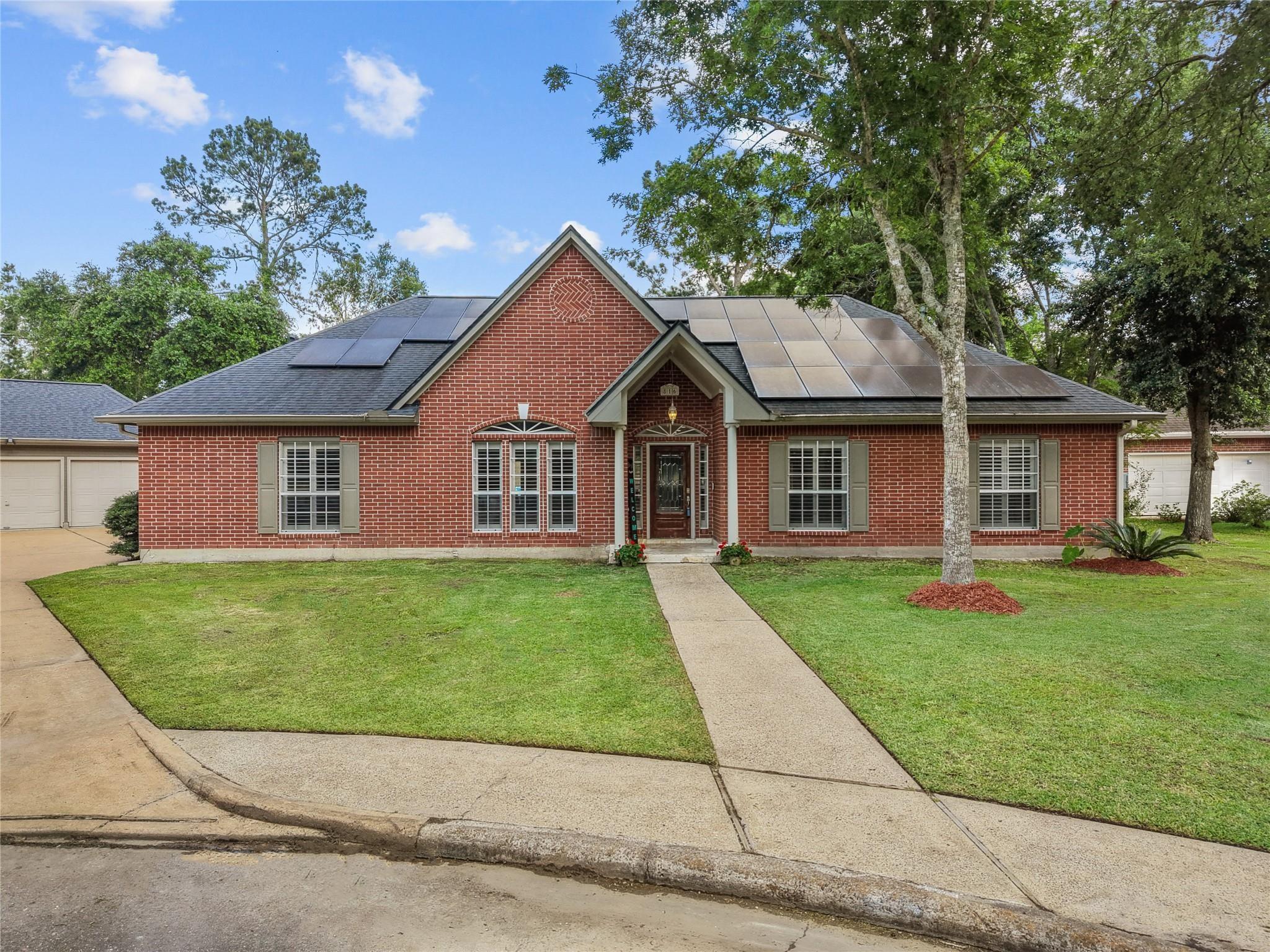 816 Sherwood Forest Drive — photo
