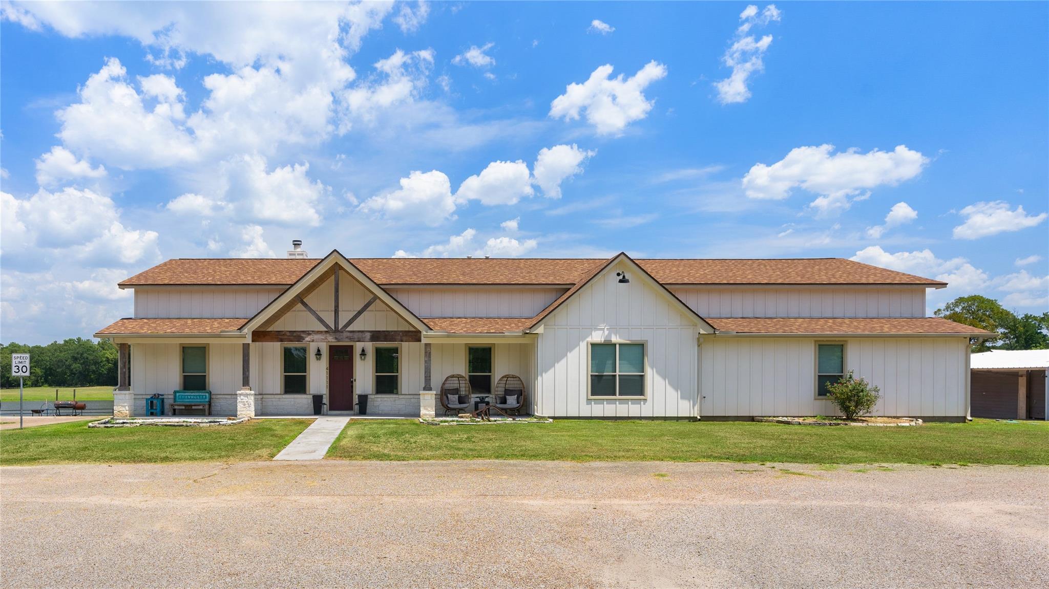 41111 Community Road — photo