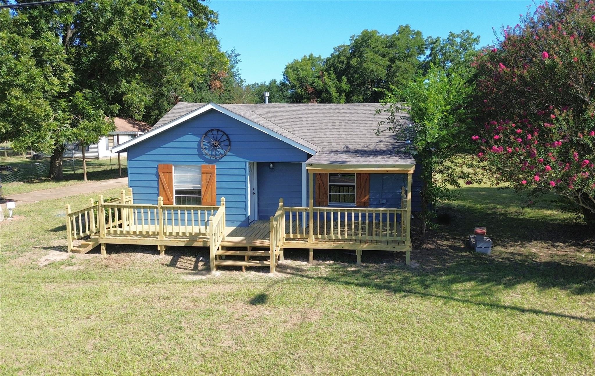 283 FM 2663 — photo