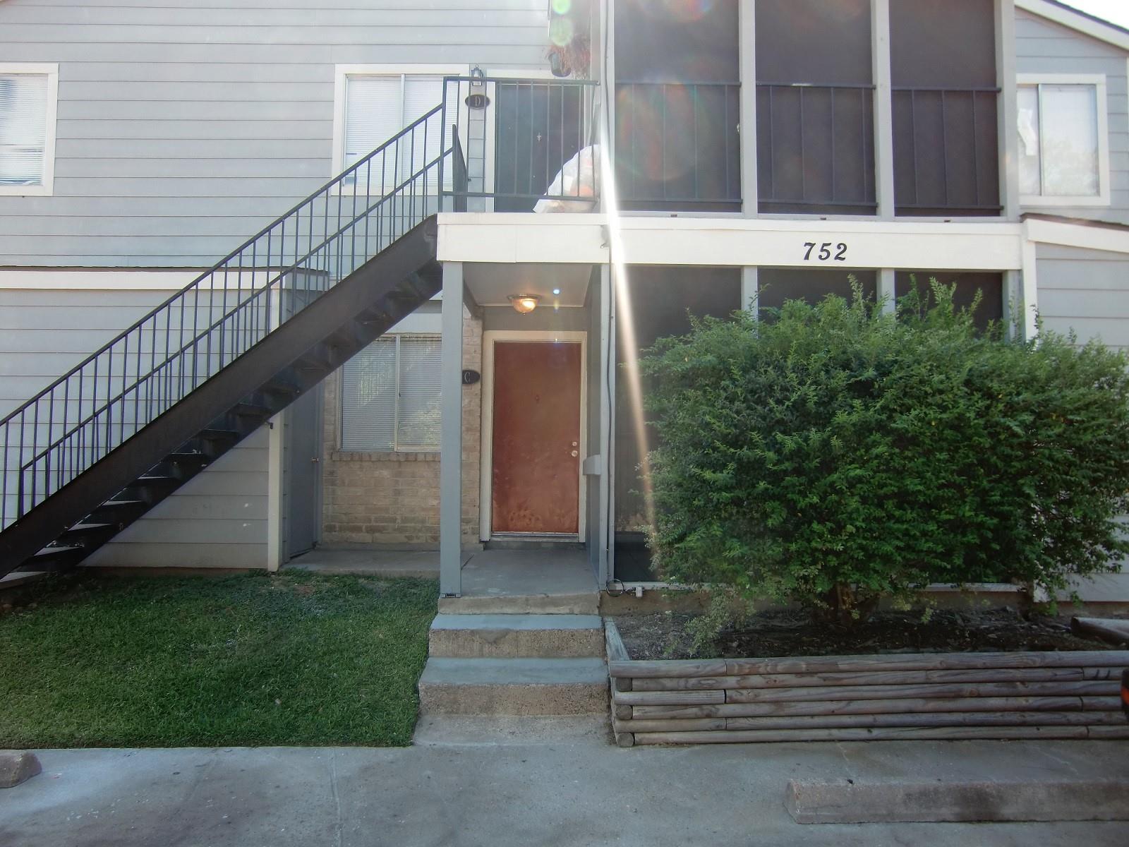 752 Memorial Mews Street #C — photo