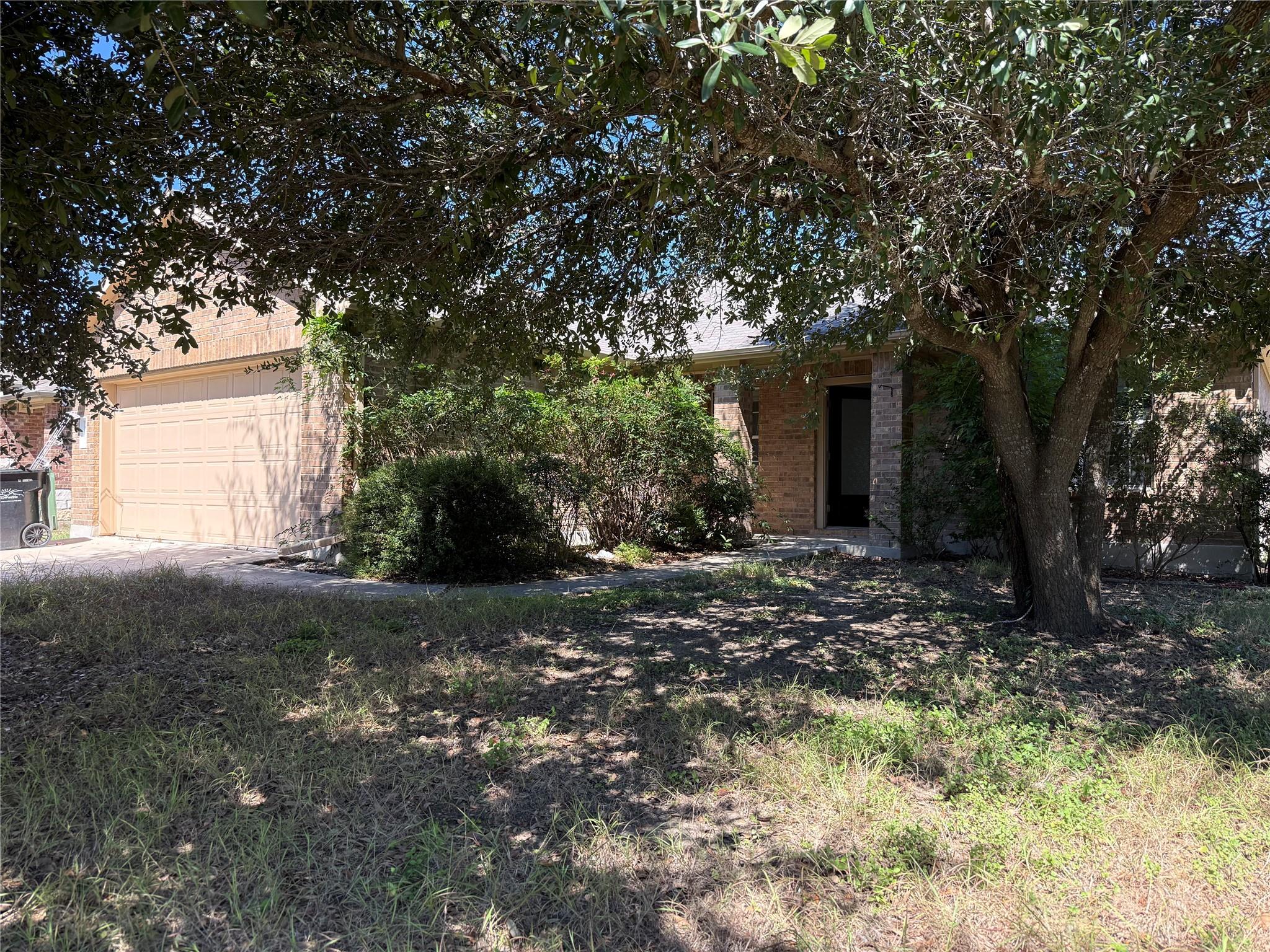 211 Waterlily Way — photo