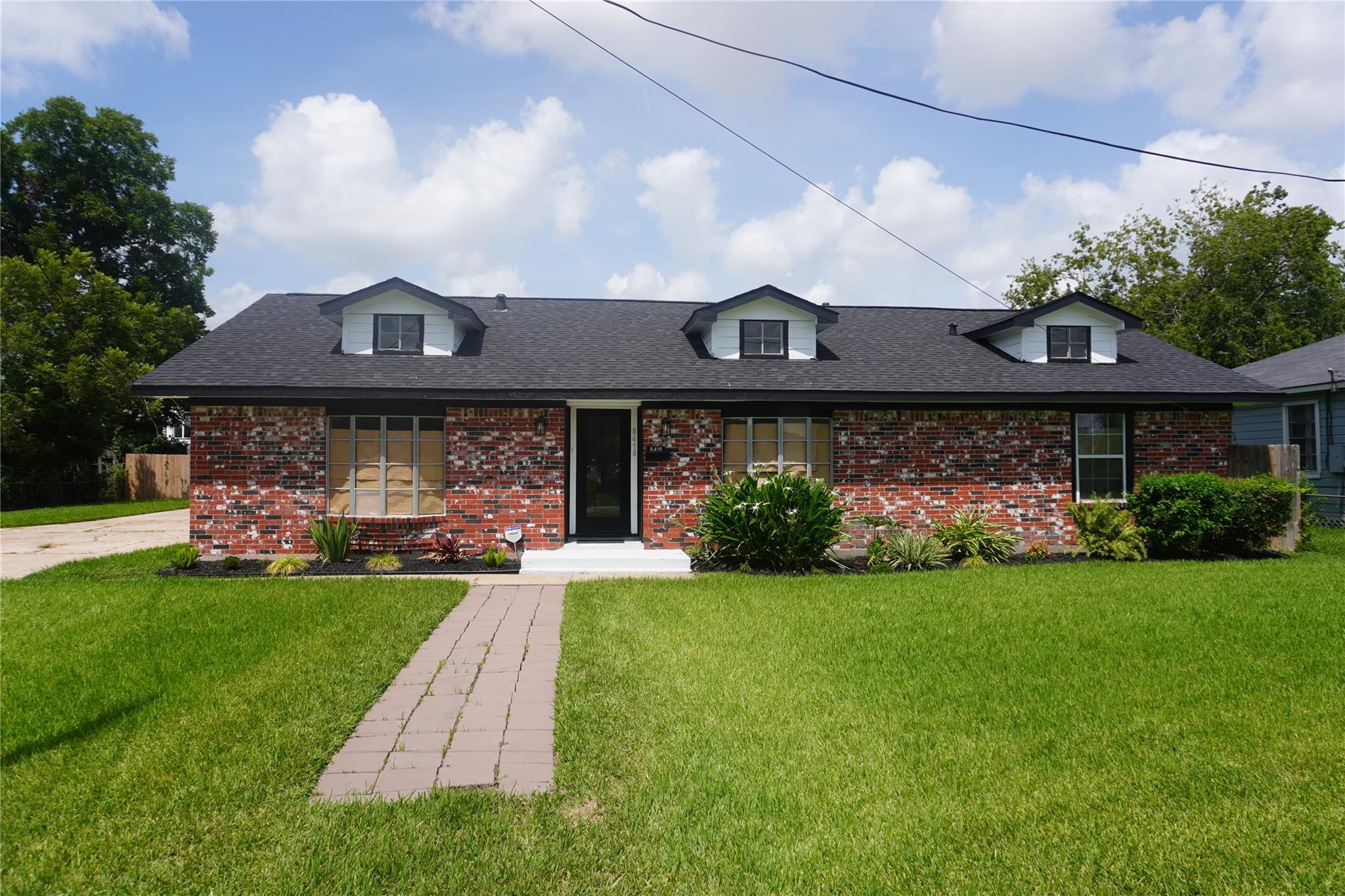 8418 Colonial Lane — photo