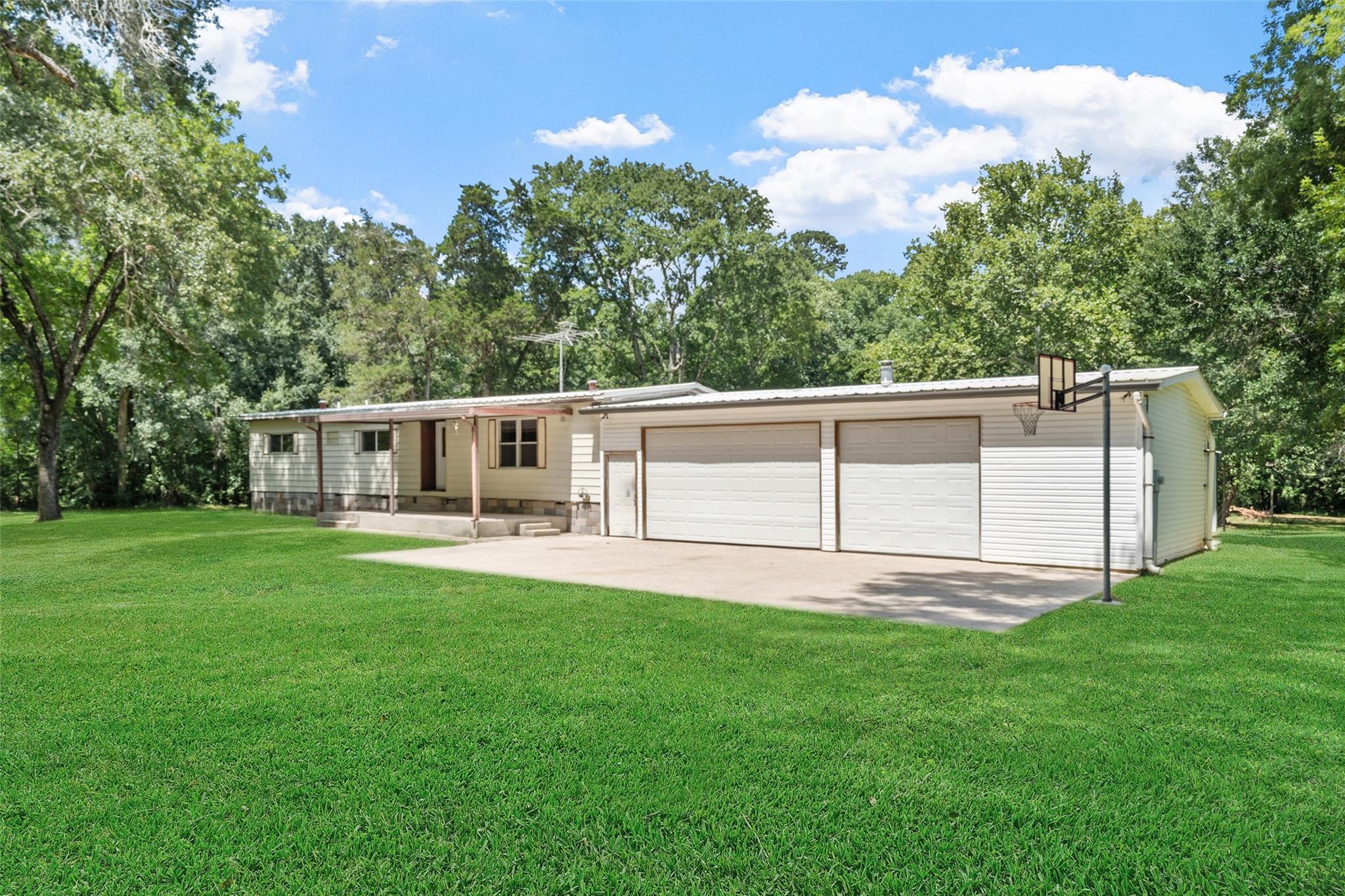 10291 Hart Road — photo