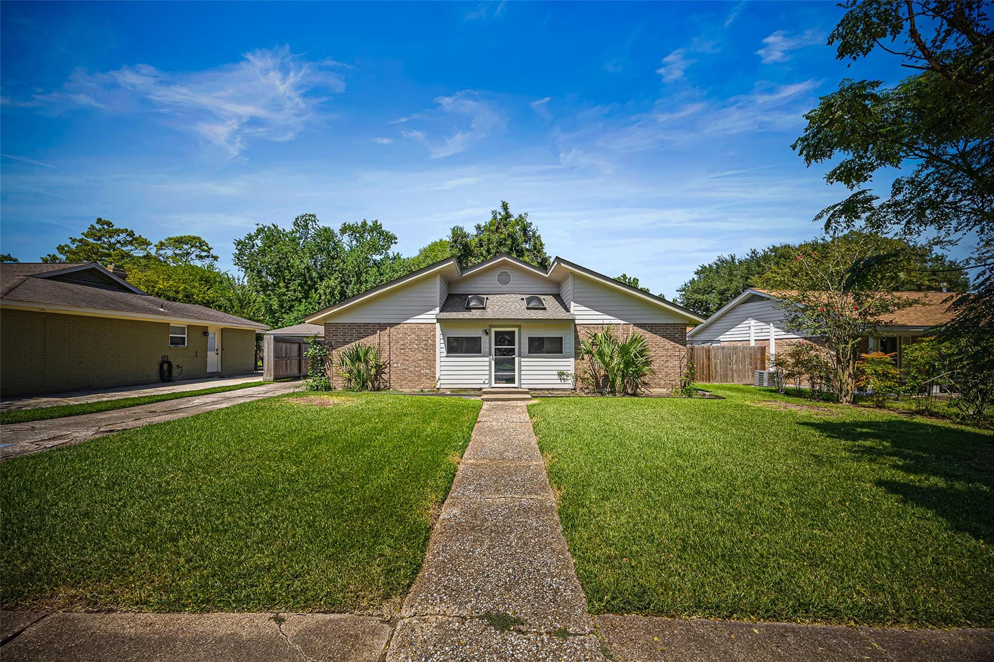 2519 Wood River Drive — photo